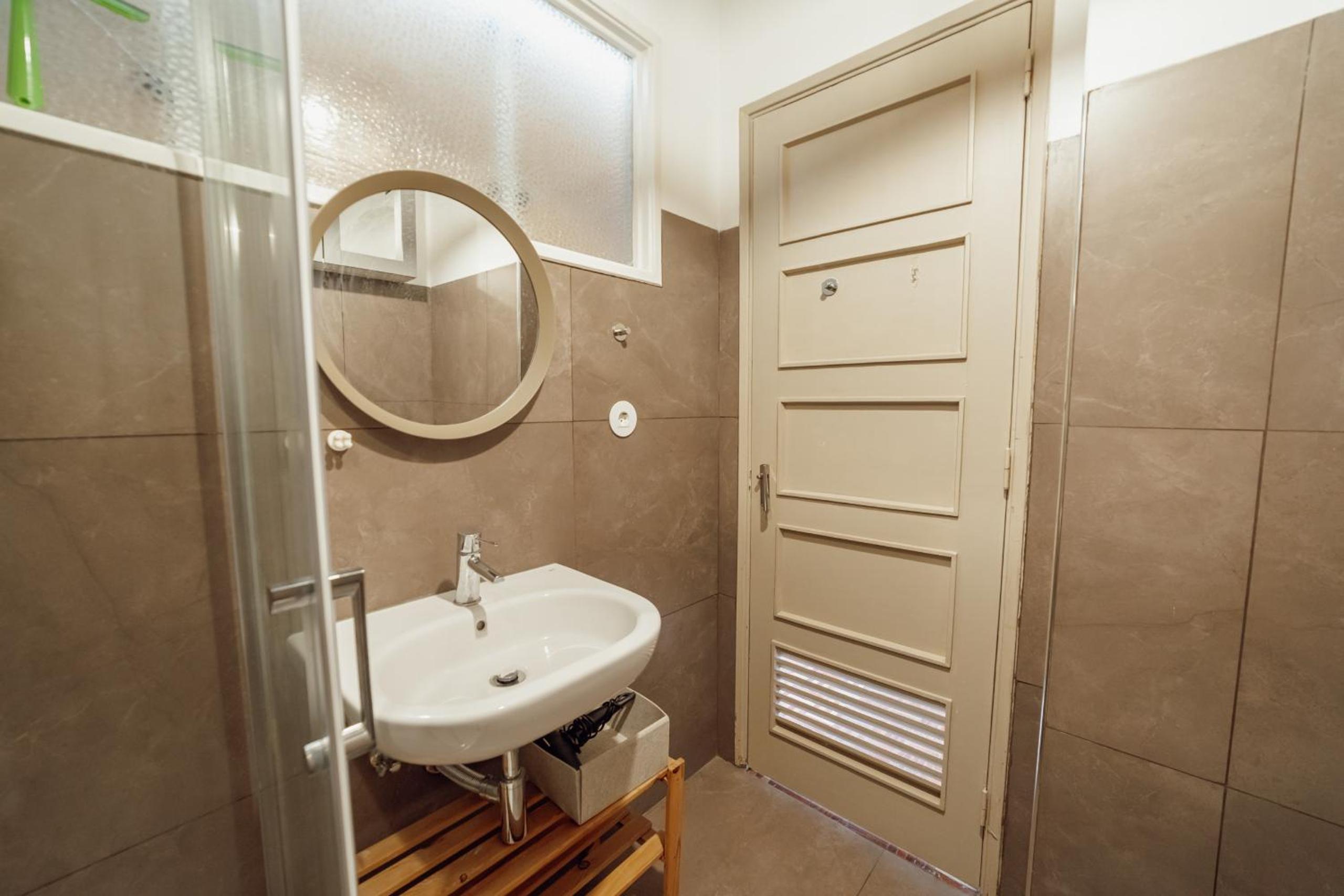 Santa Catarina Flat 2BD with Balcony by Vacationy