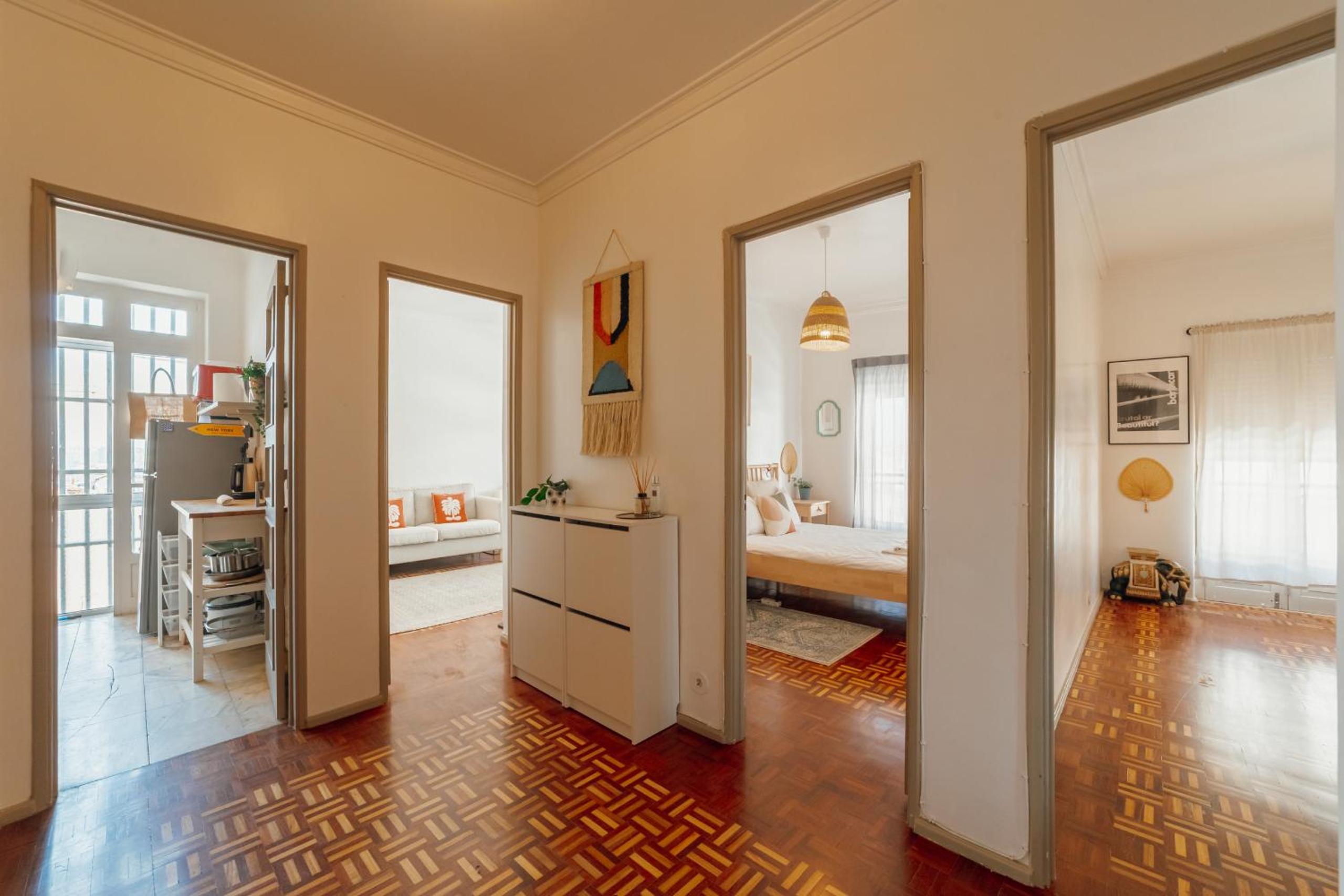 Santa Catarina Flat 2BD with Balcony by Vacationy