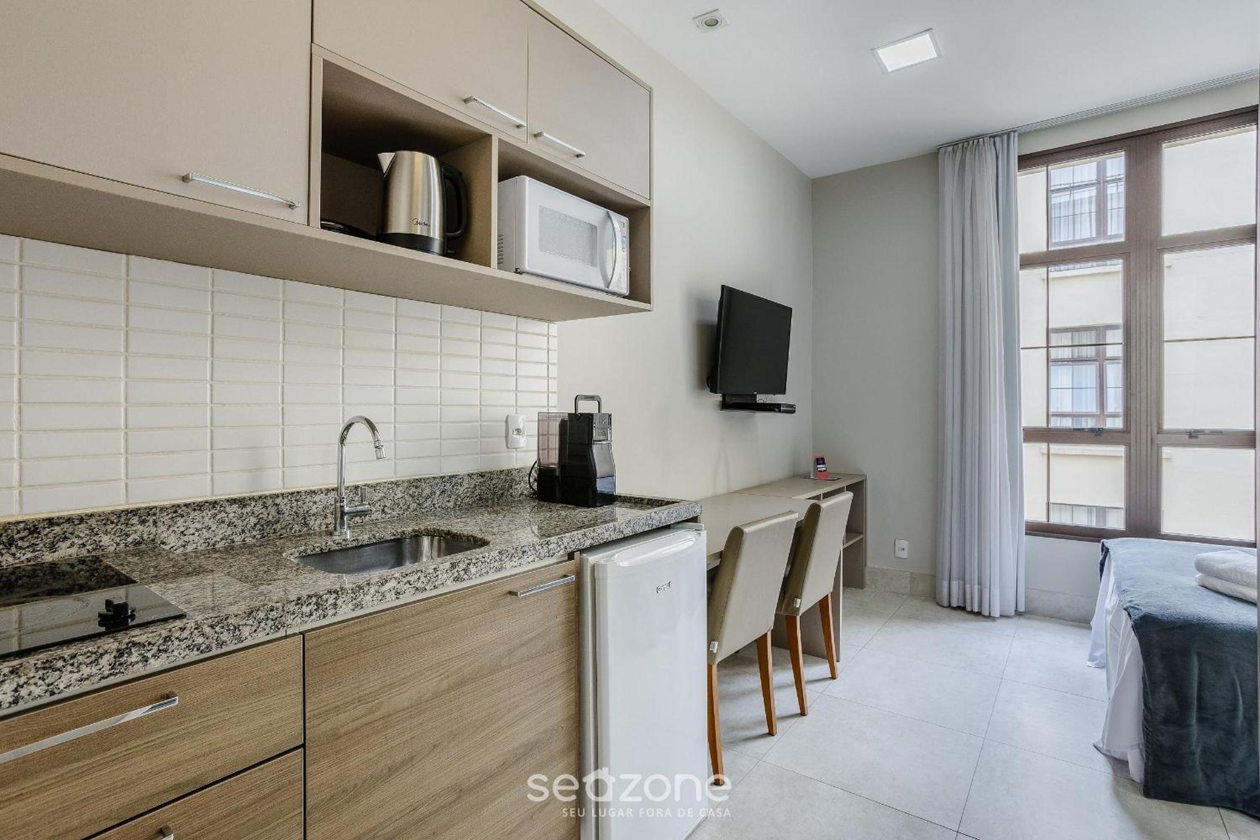 Modern studio 600m from Luz Station - JQP0521