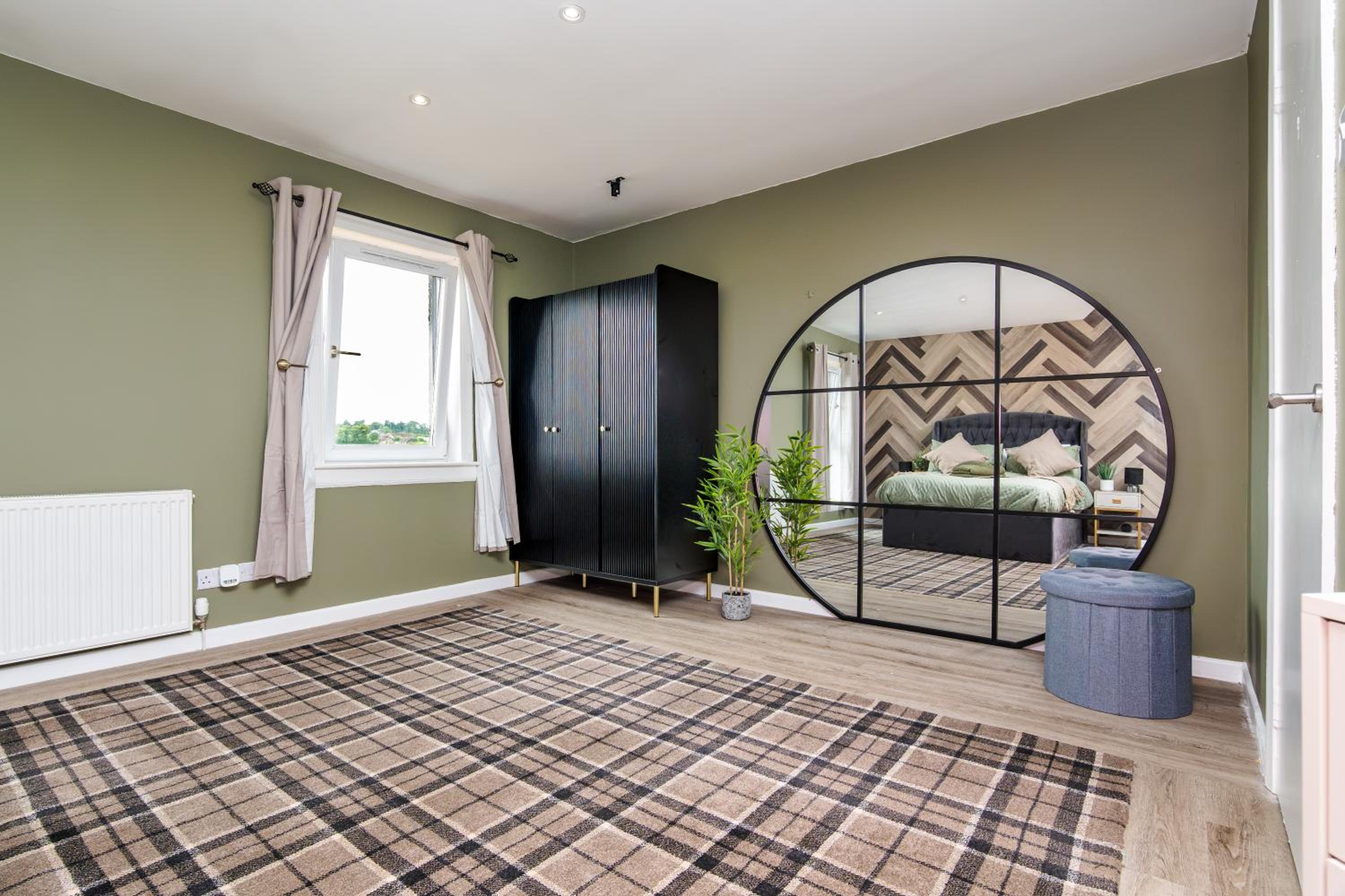 2 Bedroom House-Free Parking