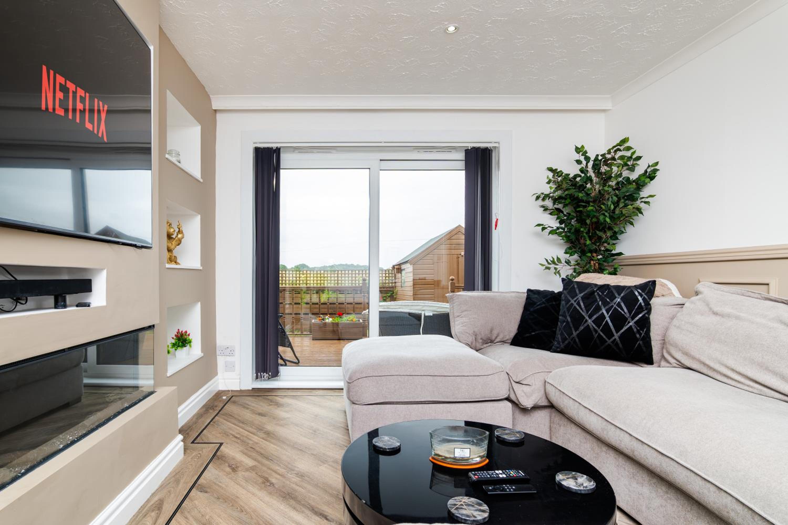 2 Bedroom House-Free Parking