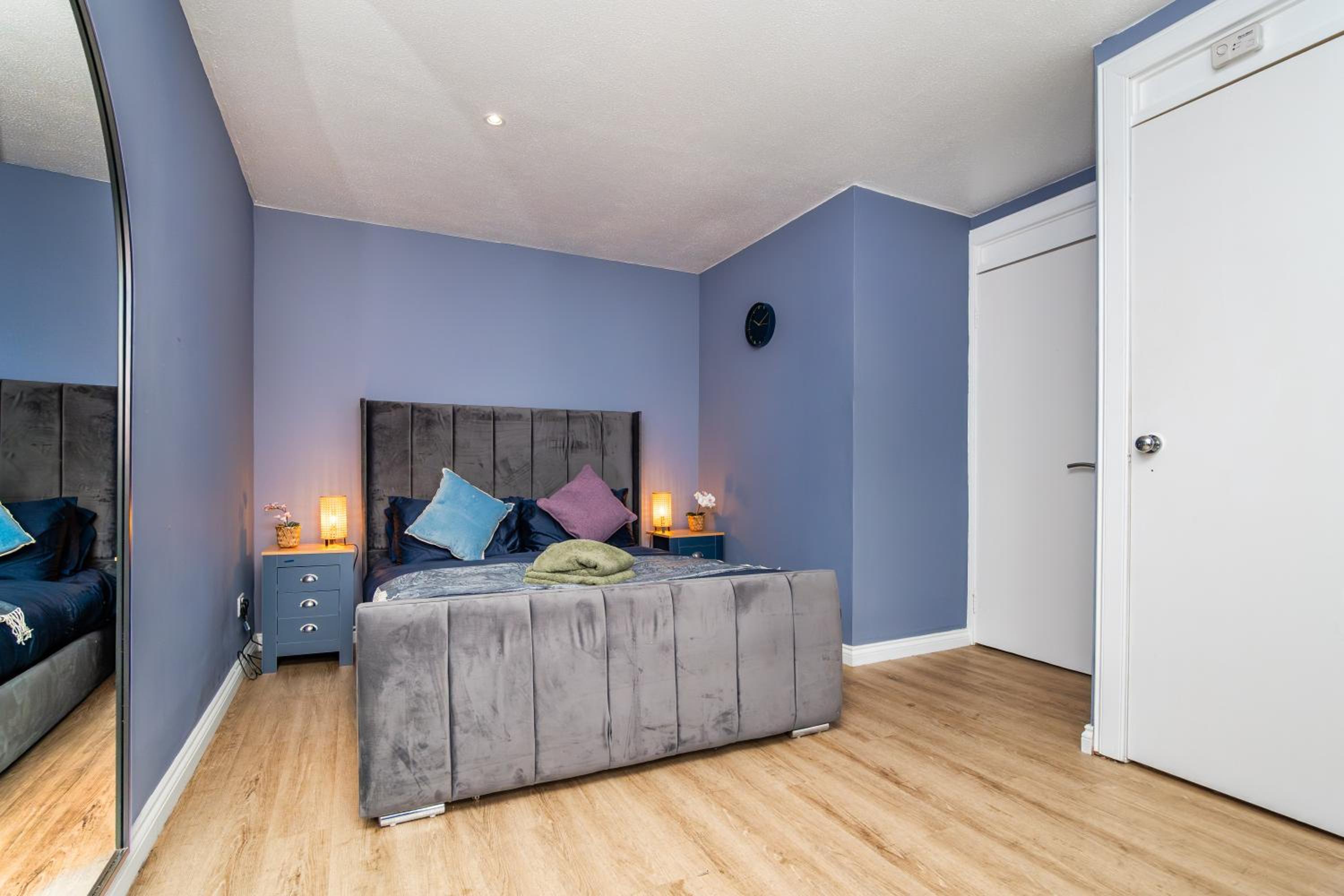 2 Bedroom House-Free Parking