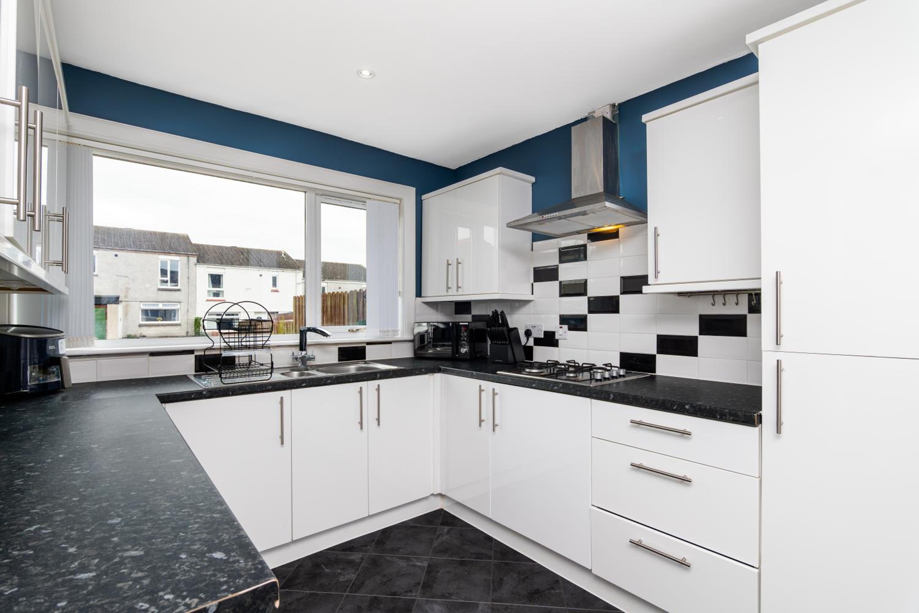 2 Bedroom House-Free Parking