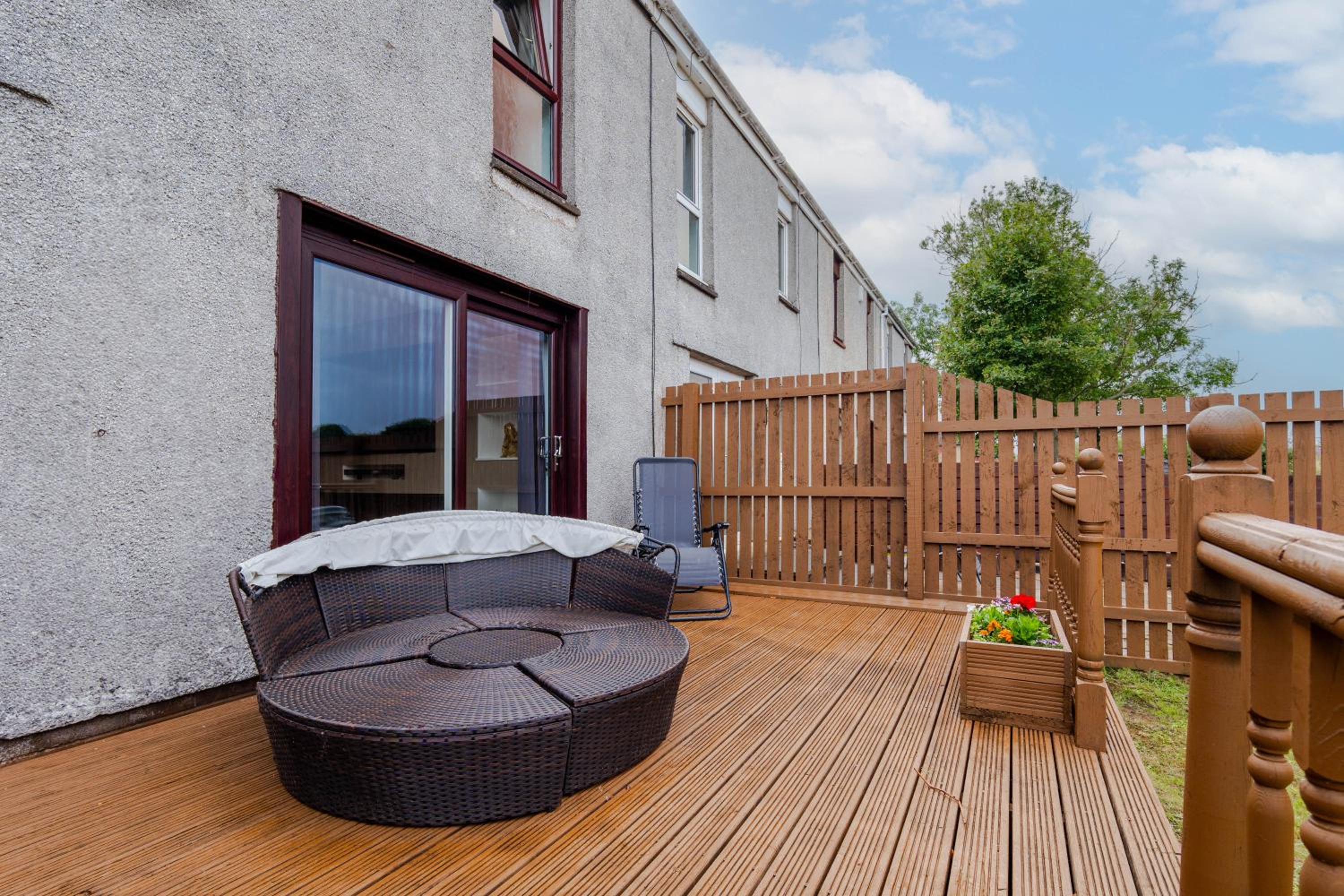 2 Bedroom House-Free Parking