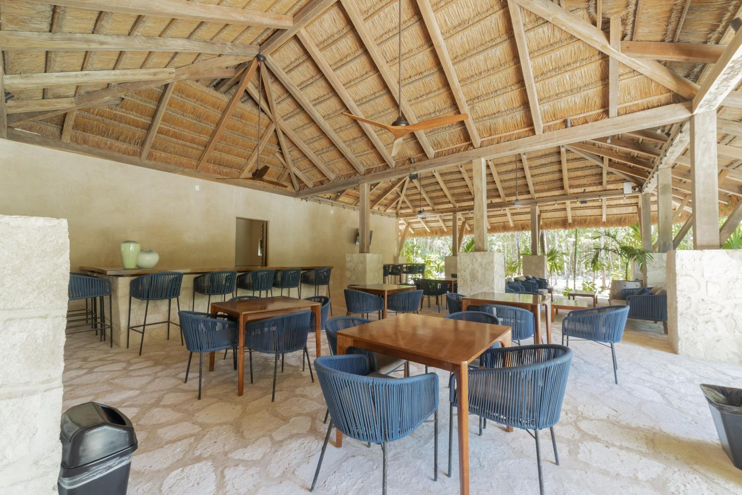 BT Homes - Tulum - Exclusiva villa de lujo con piscina, gym y pista de pádel