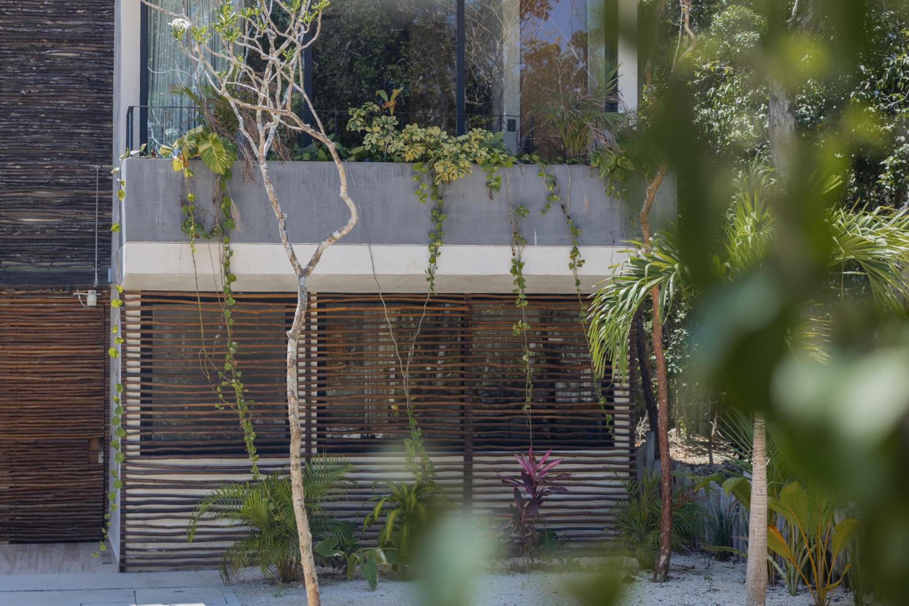 BT Homes - Tulum - Exclusiva villa de lujo con piscina, gym y pista de pádel