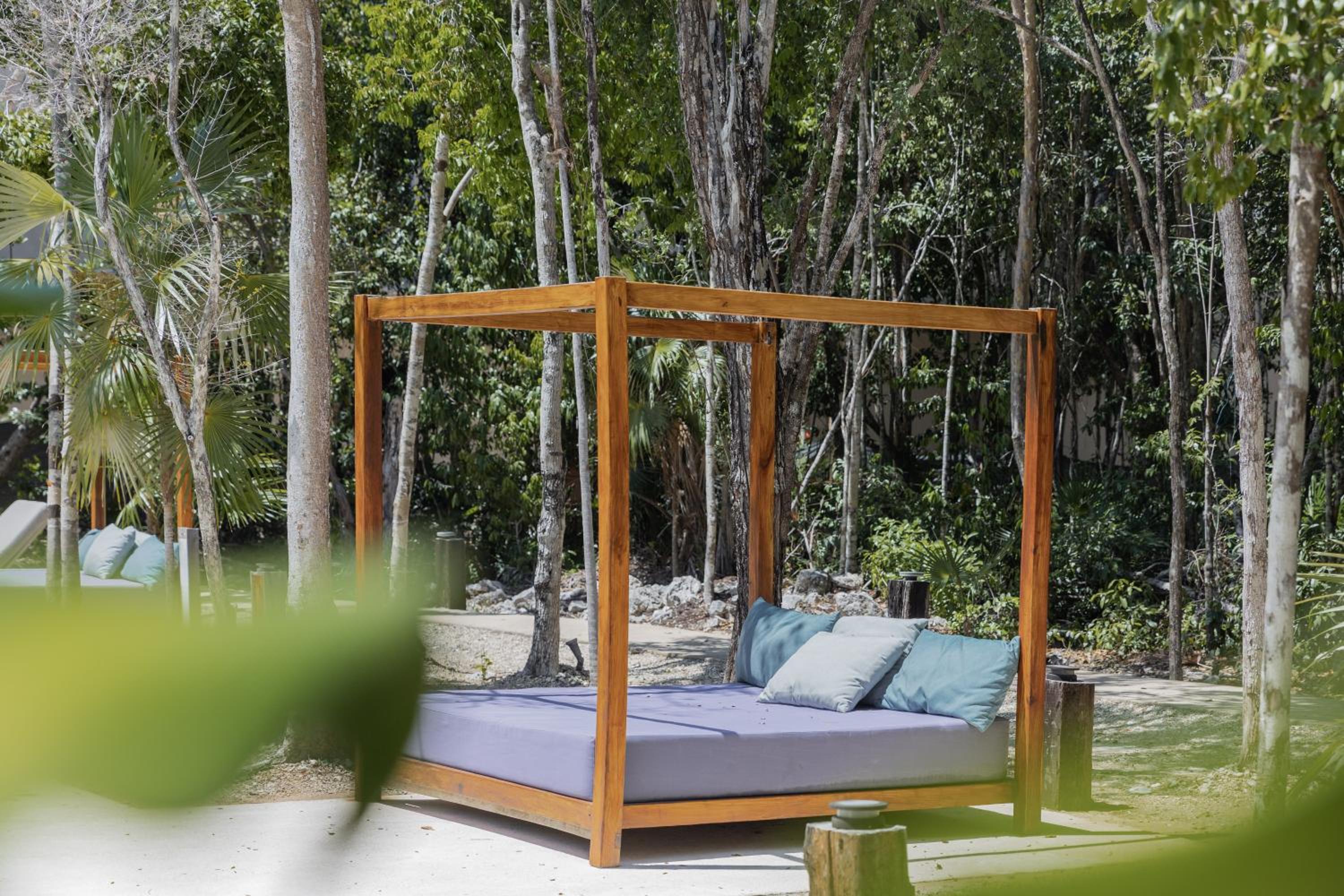 BT Homes - Tulum - Exclusiva villa de lujo con piscina, gym y pista de pádel
