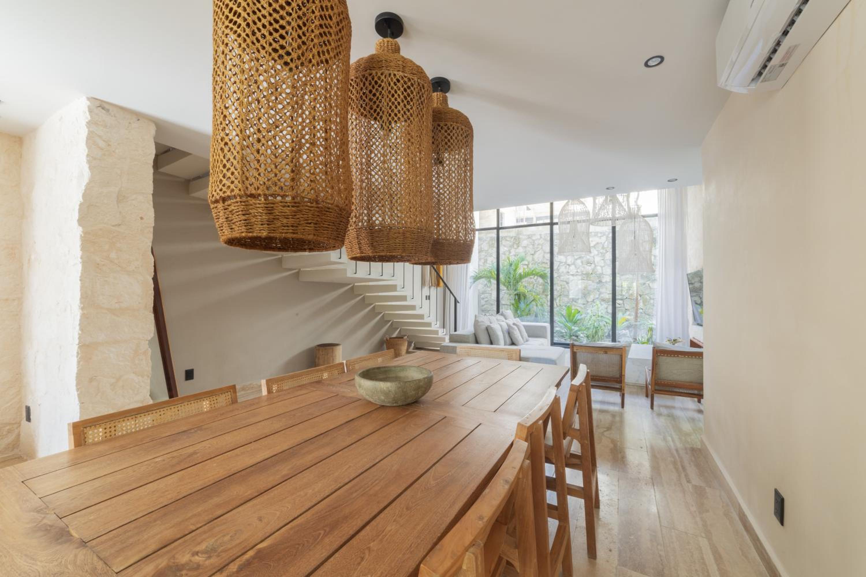 BT Homes - Tulum - Exclusiva villa de lujo con piscina, gym y pista de pádel