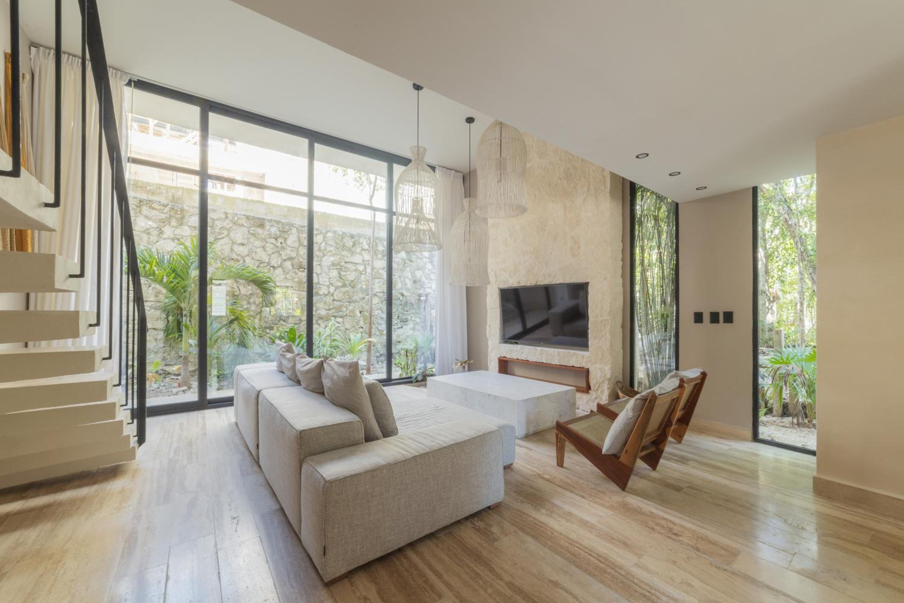 BT Homes - Tulum - Exclusiva villa de lujo con piscina, gym y pista de pádel