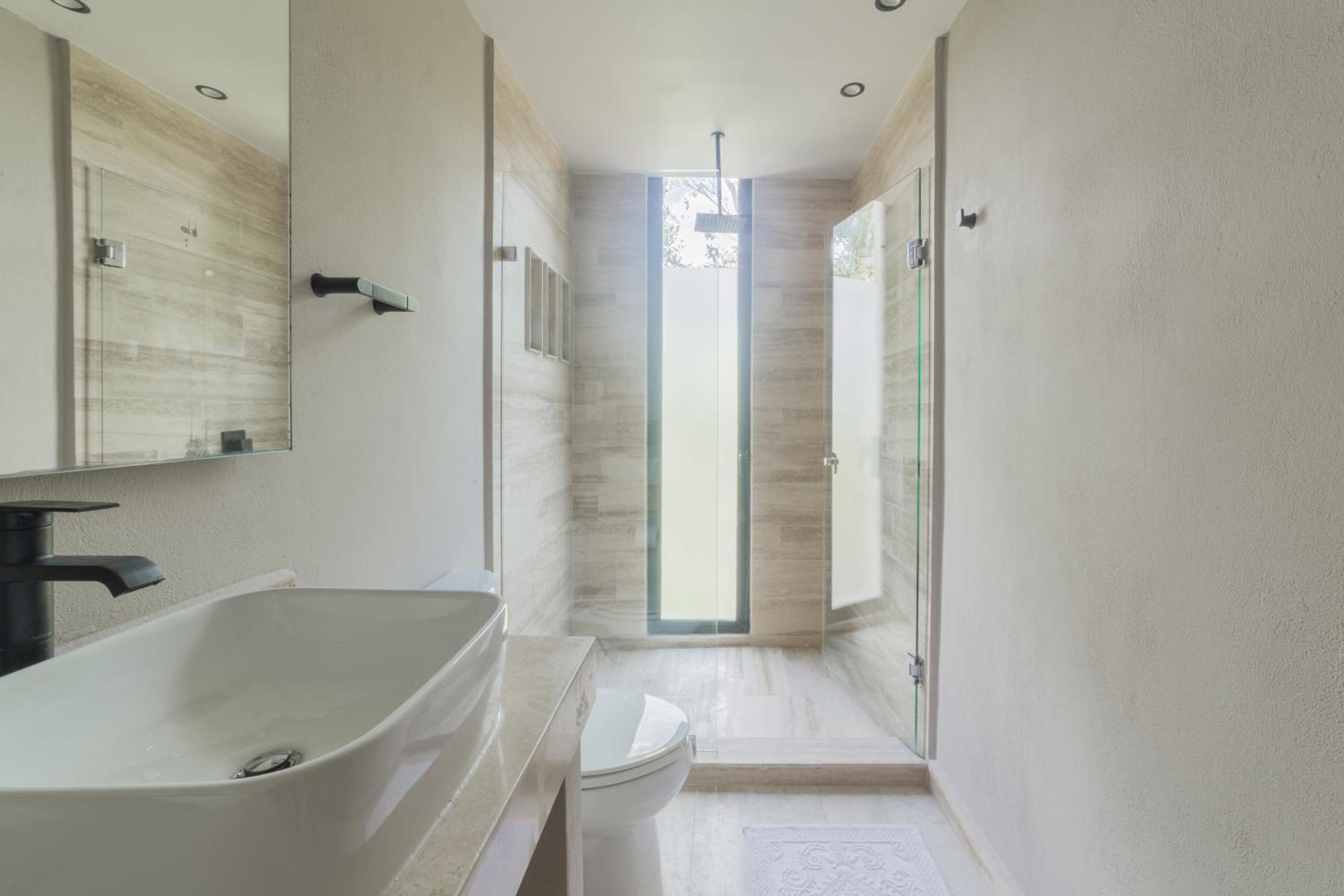 BT Homes - Tulum - Exclusiva villa de lujo con piscina, gym y pista de pádel