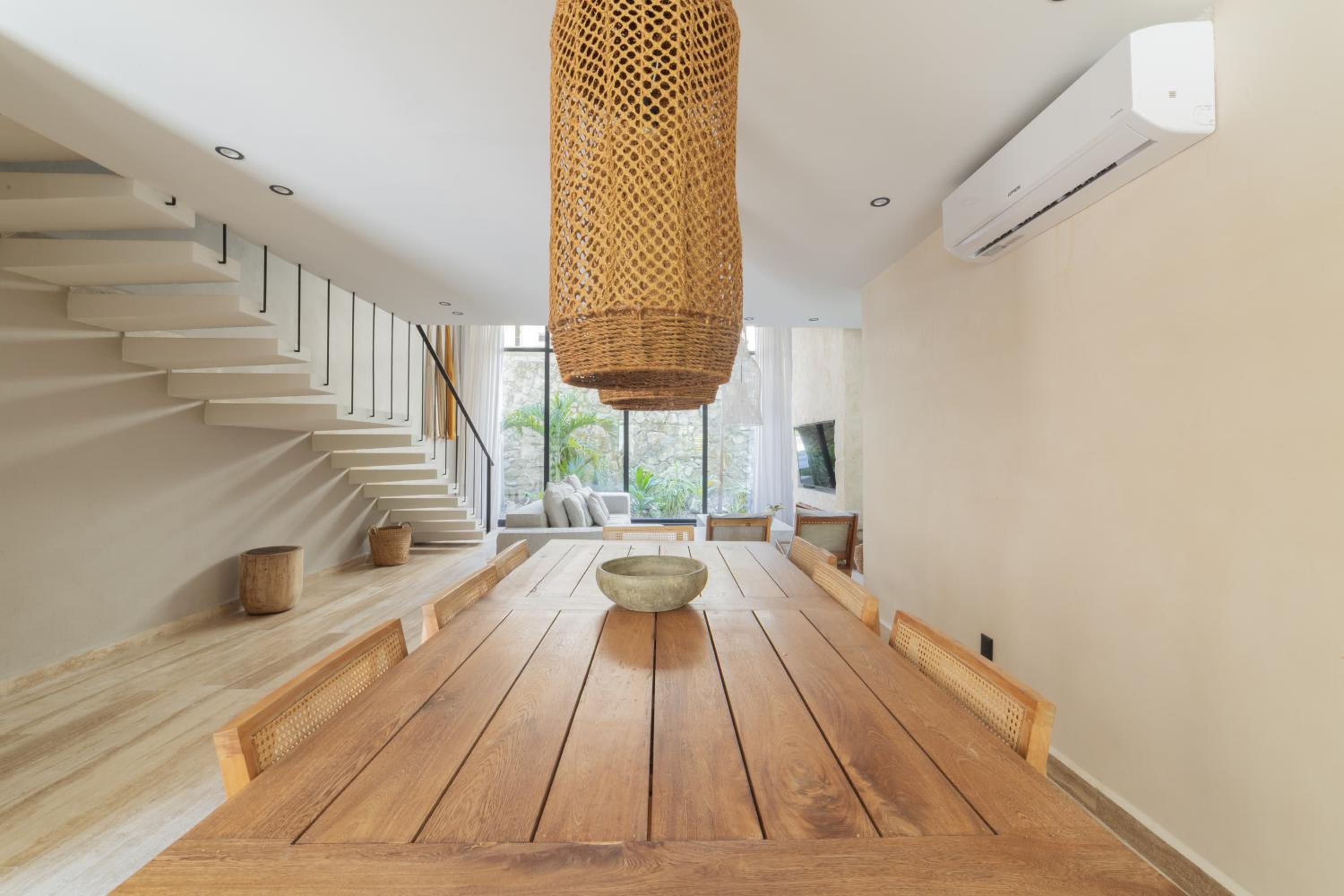 BT Homes - Tulum - Exclusiva villa de lujo con piscina, gym y pista de pádel
