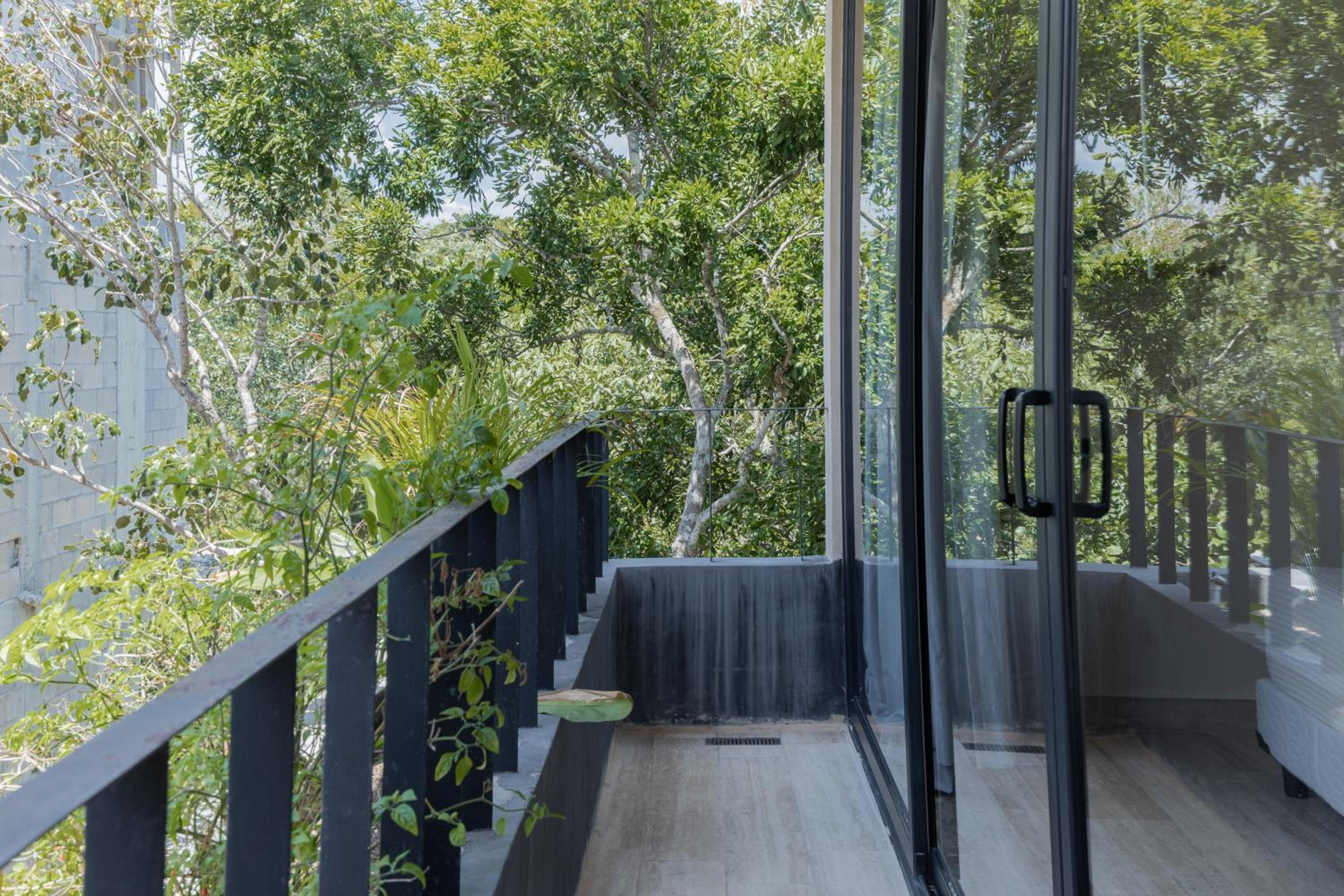 BT Homes - Tulum - Exclusiva villa de lujo con piscina, gym y pista de pádel