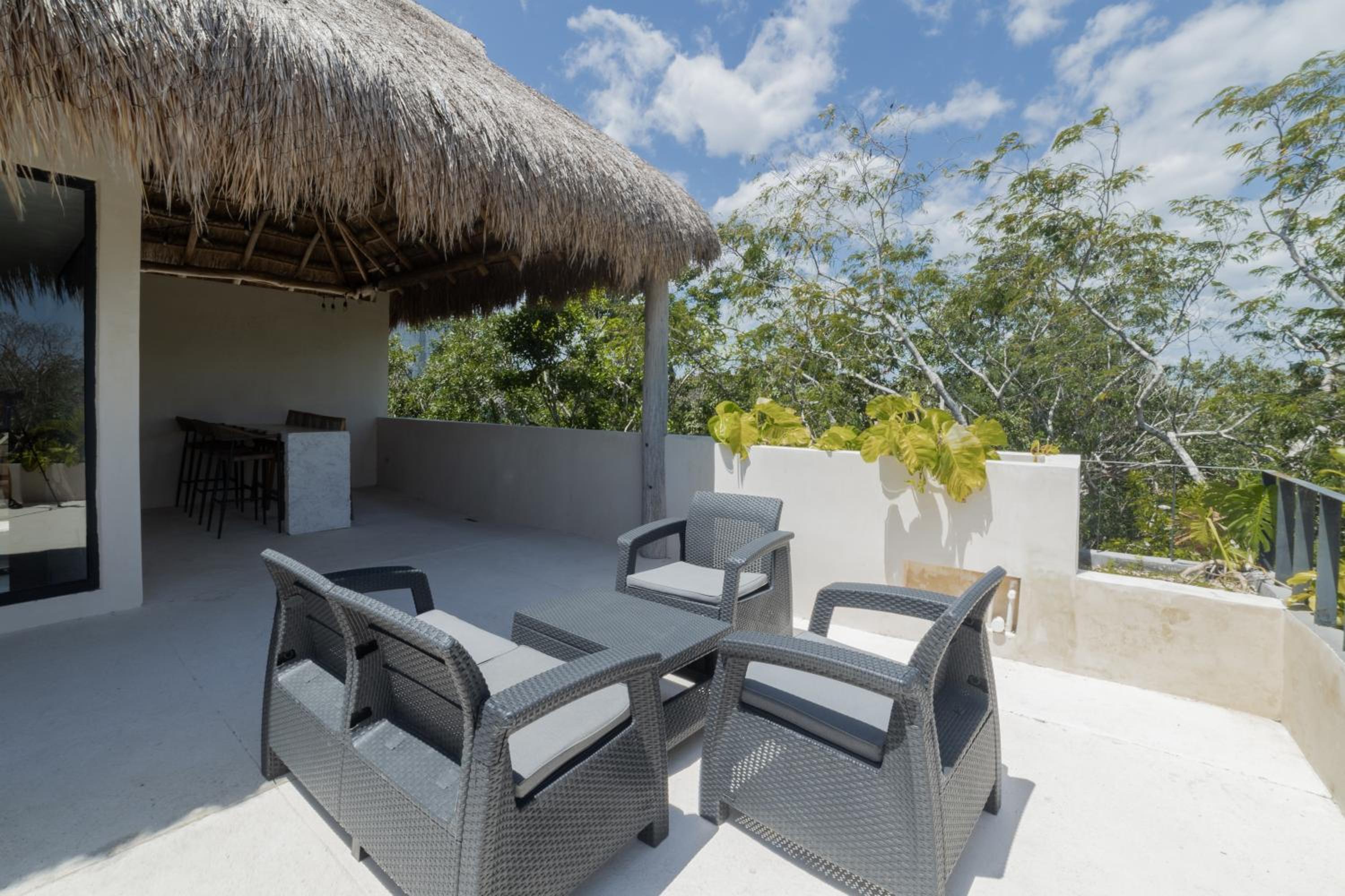 BT Homes - Tulum - Exclusiva villa de lujo con piscina, gym y pista de pádel