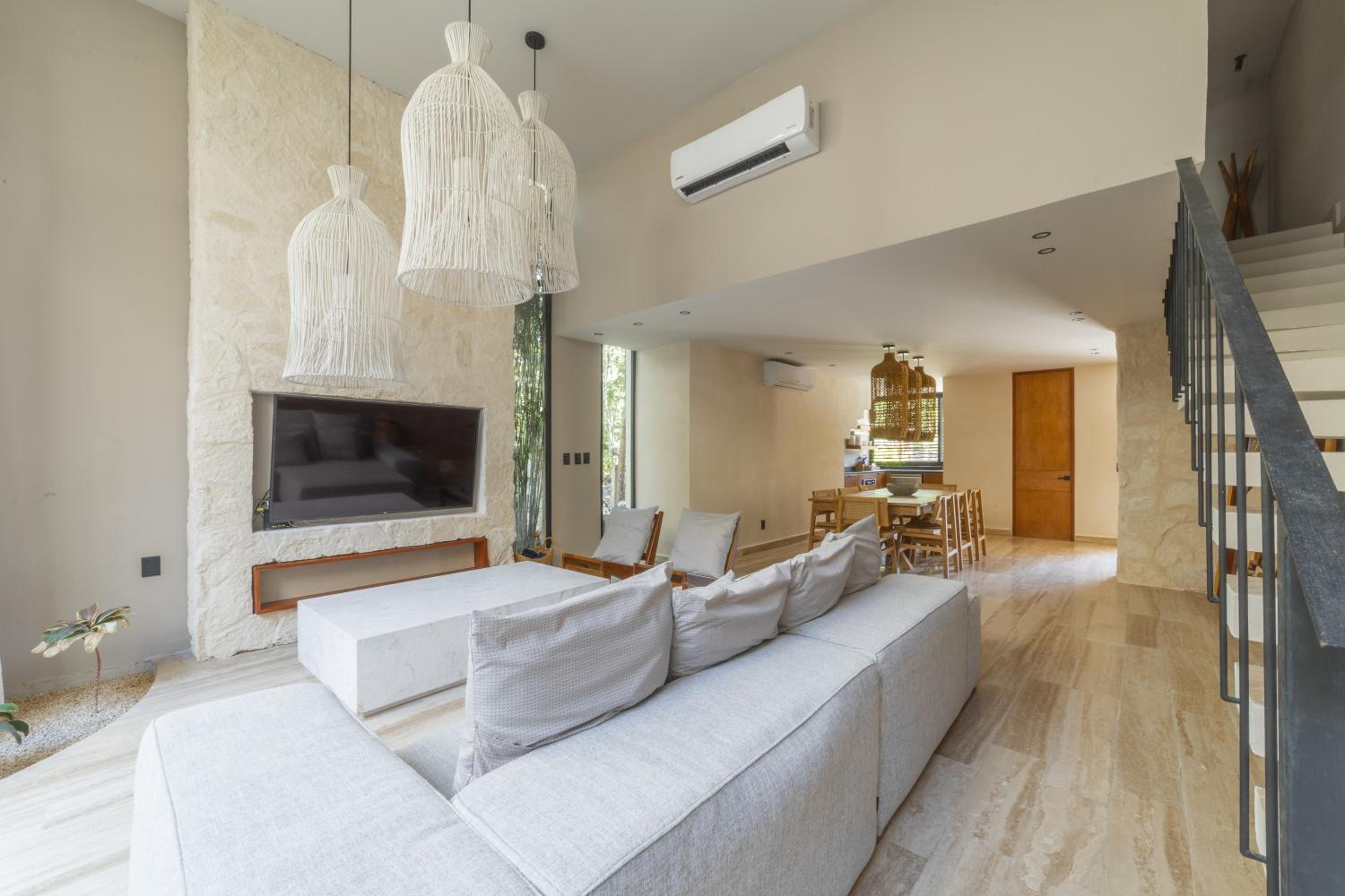 BT Homes - Tulum - Exclusiva villa de lujo con piscina, gym y pista de pádel