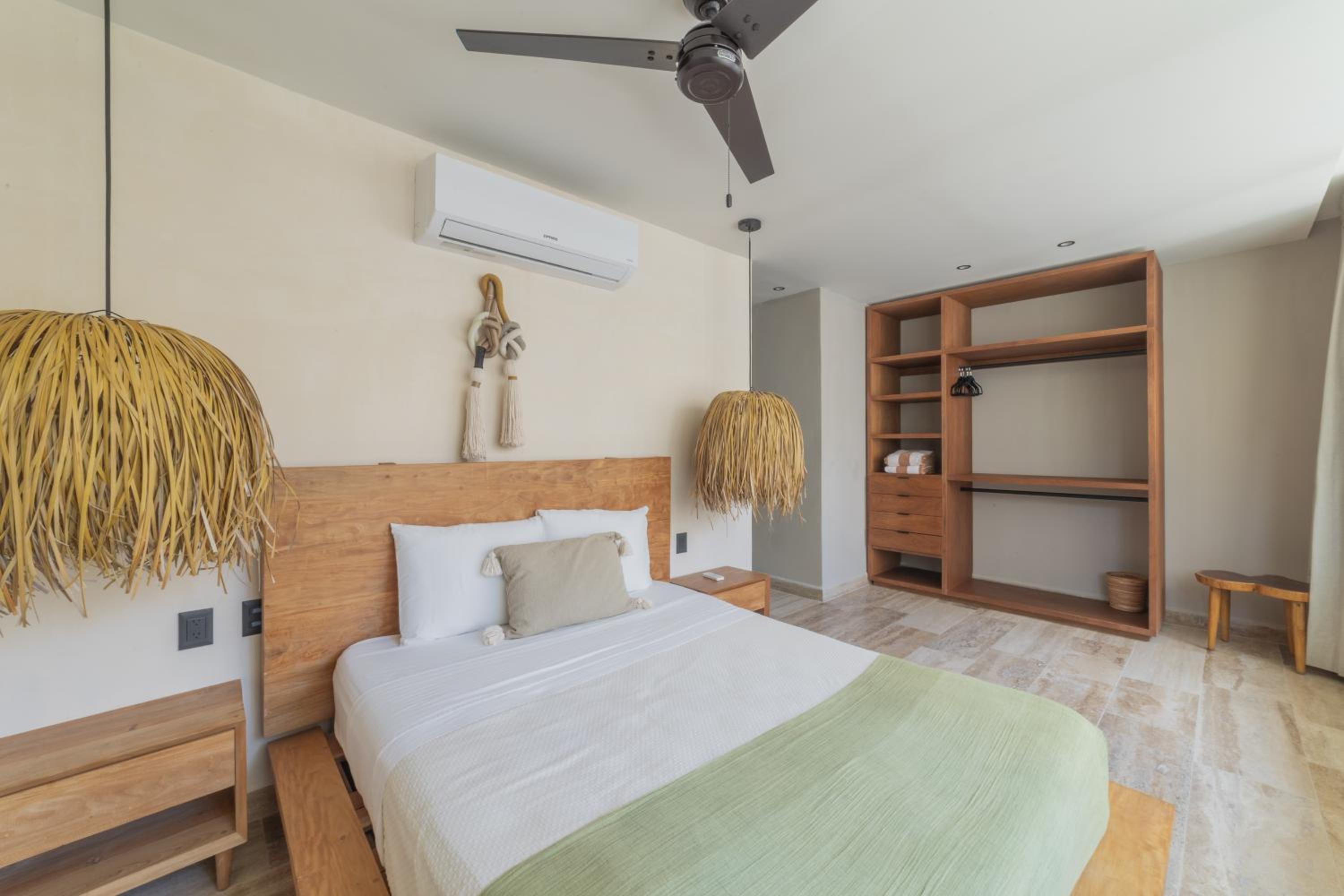 BT Homes - Tulum - Exclusiva villa de lujo con piscina, gym y pista de pádel