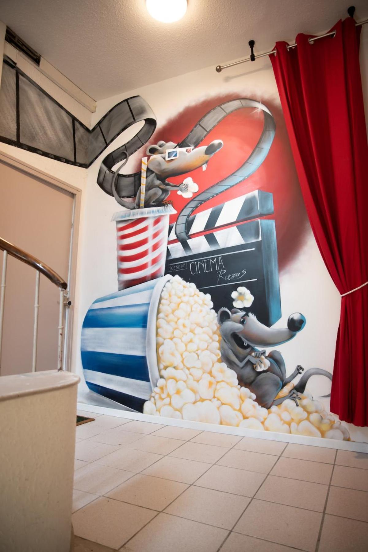 Qualys Cinema-Parking & View Square