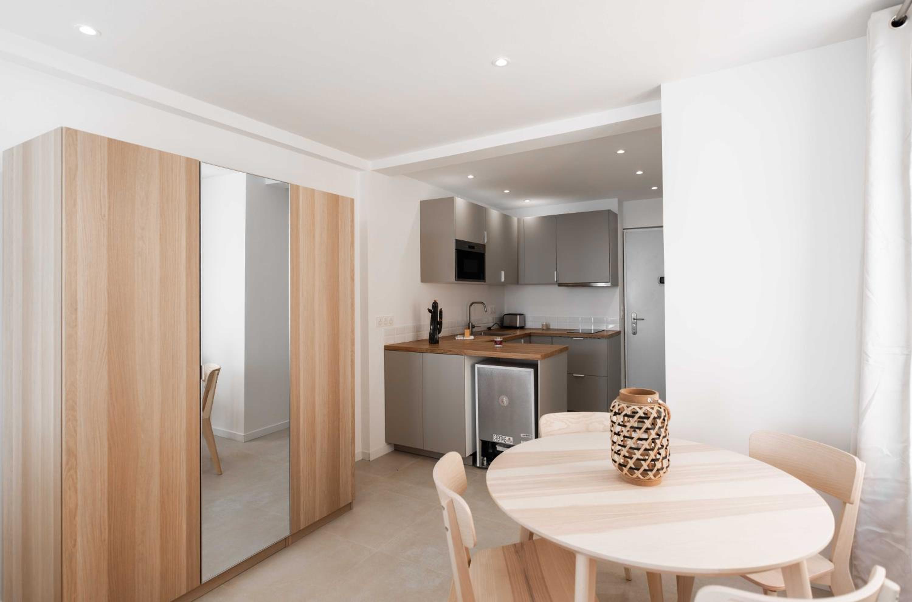 Charming studio - 2P - Sea view - Antibes