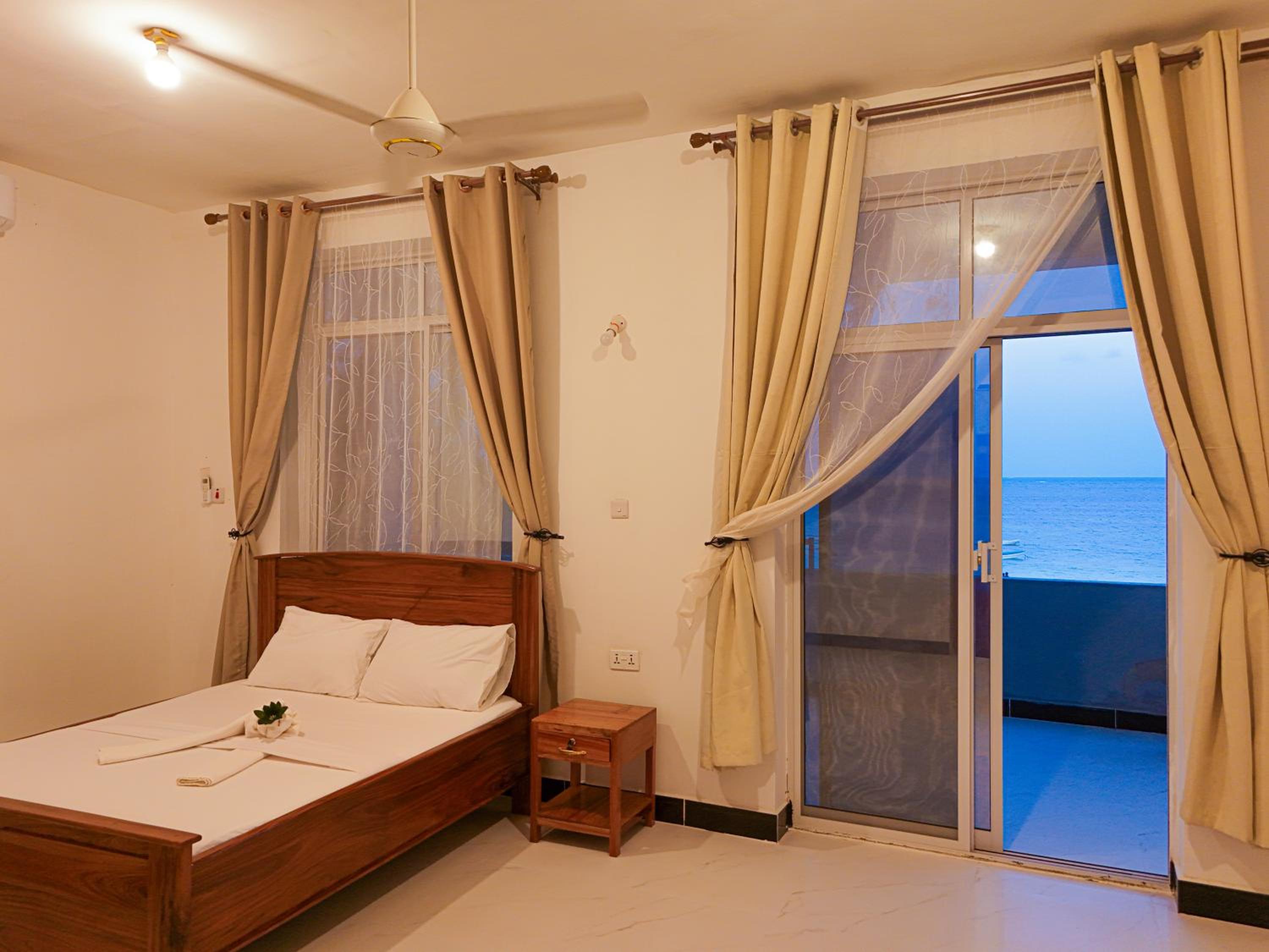 Oceanfront 2BR Zanzibar - Free Airport Shuttle