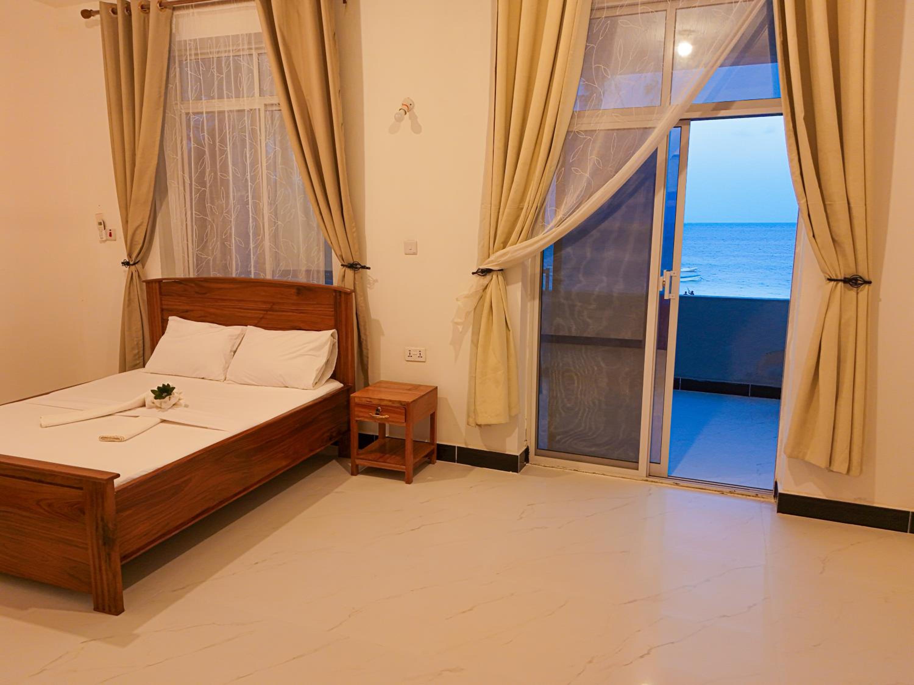 Oceanfront 2BR Zanzibar - Free Airport Shuttle