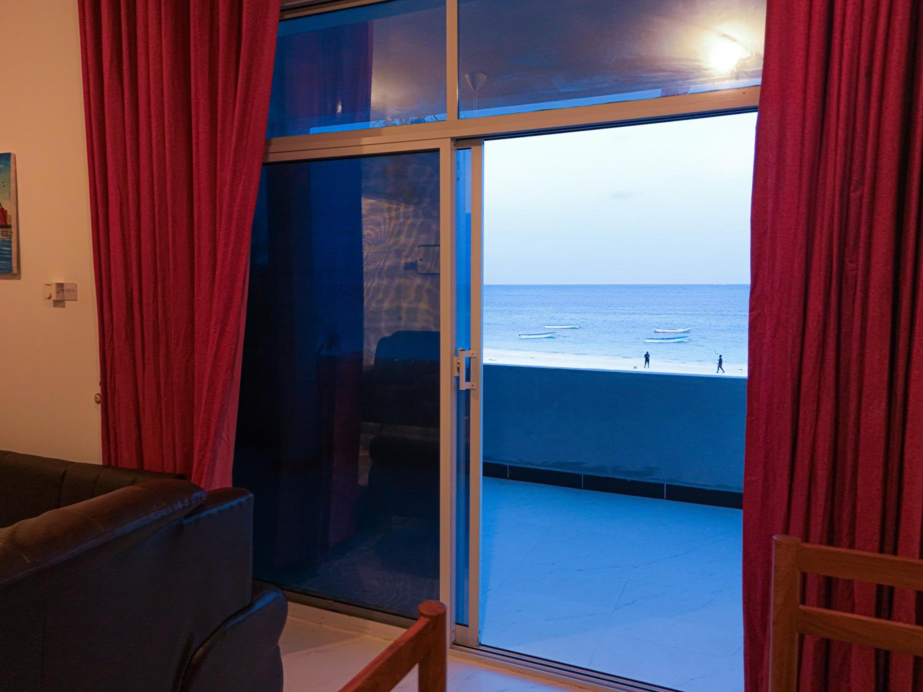 Oceanfront 2BR Zanzibar - Free Airport Shuttle
