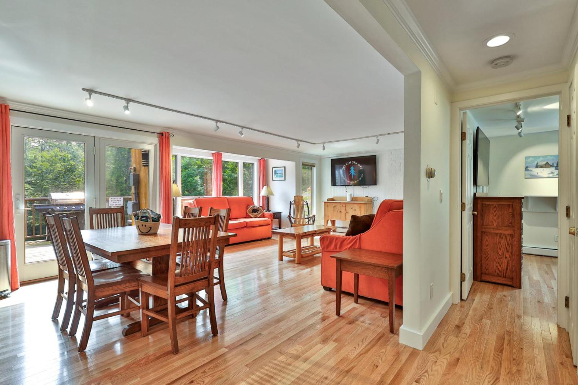 Trailside Village #1 - Slopeside 1BR with Hot Tub and Sauna, Ski In Ski Out, BBQ