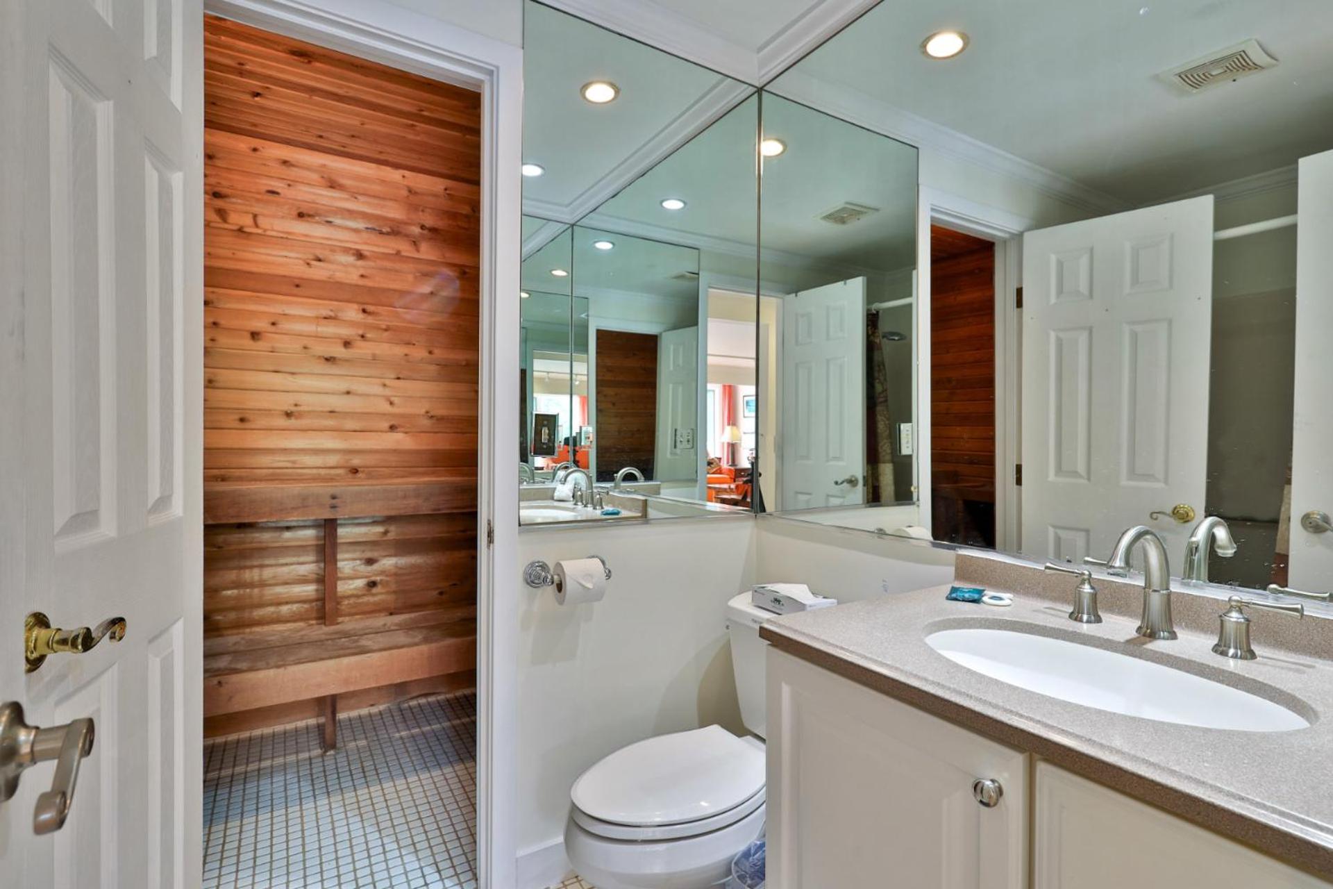 Trailside Village #1 - Slopeside 1BR with Hot Tub and Sauna, Ski In Ski Out, BBQ
