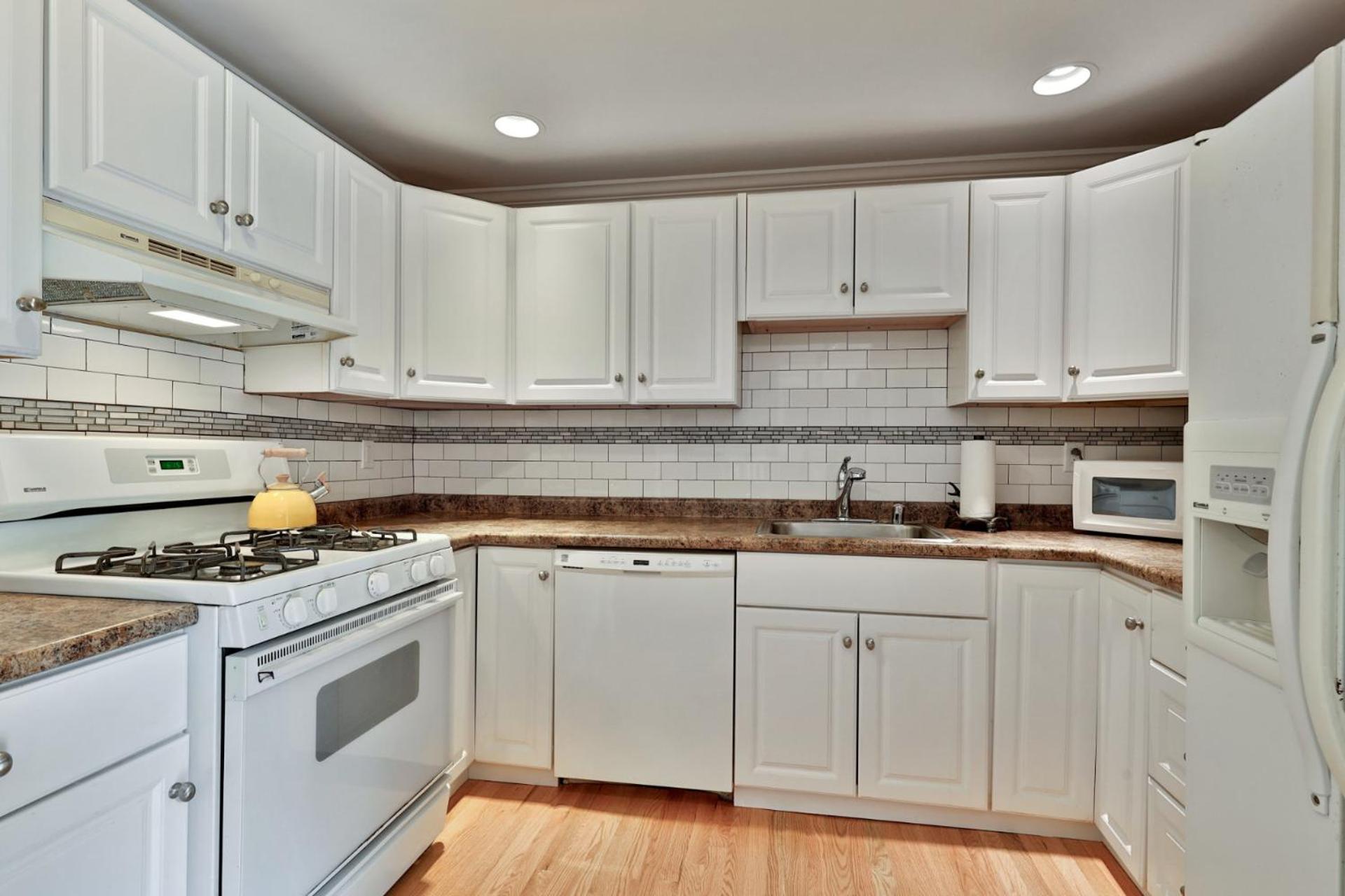 Trailside Village #1 - Slopeside 1BR with Hot Tub and Sauna, Ski In Ski Out, BBQ