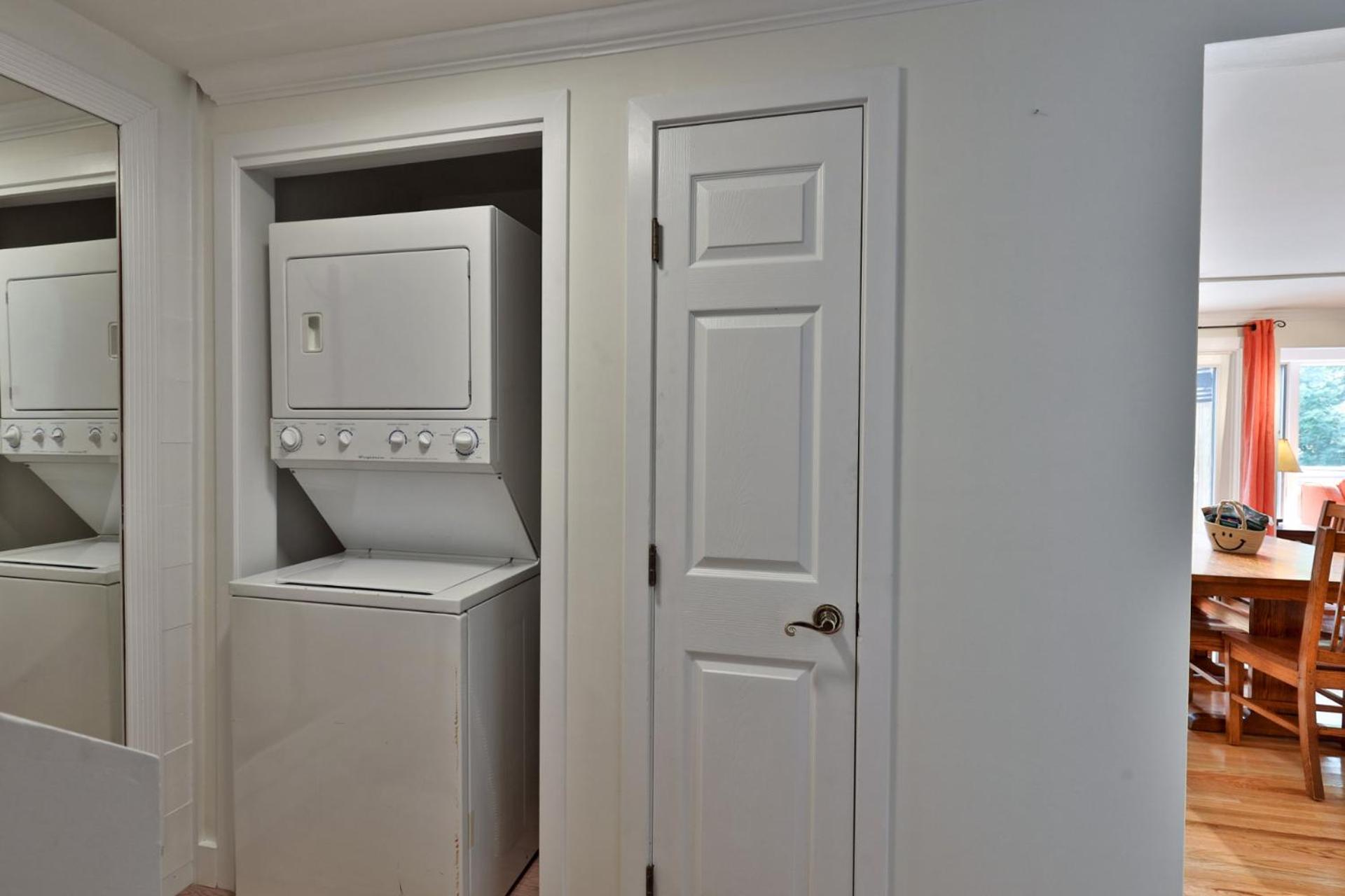 Trailside Village #1 - Slopeside 1BR with Hot Tub and Sauna, Ski In Ski Out, BBQ