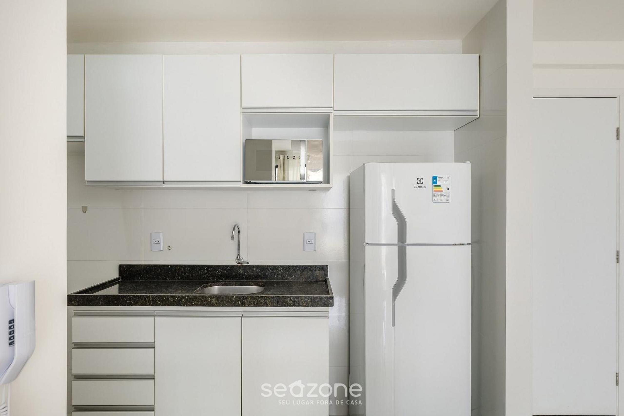 Fully equipped apartments in building 400m from the beach - PZO