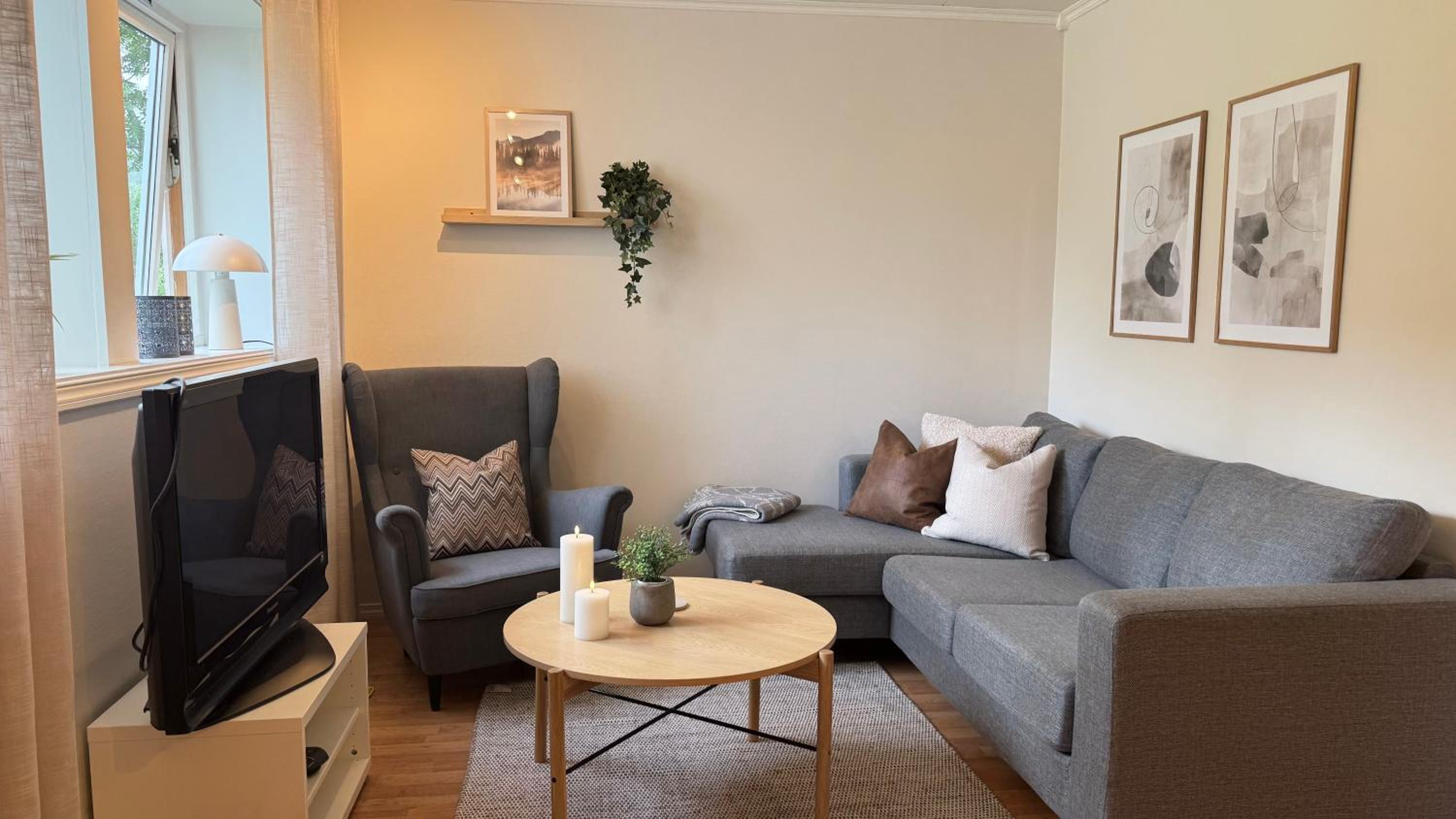 Romslig leilighet med 2 soverom - GRATIS PARKERING