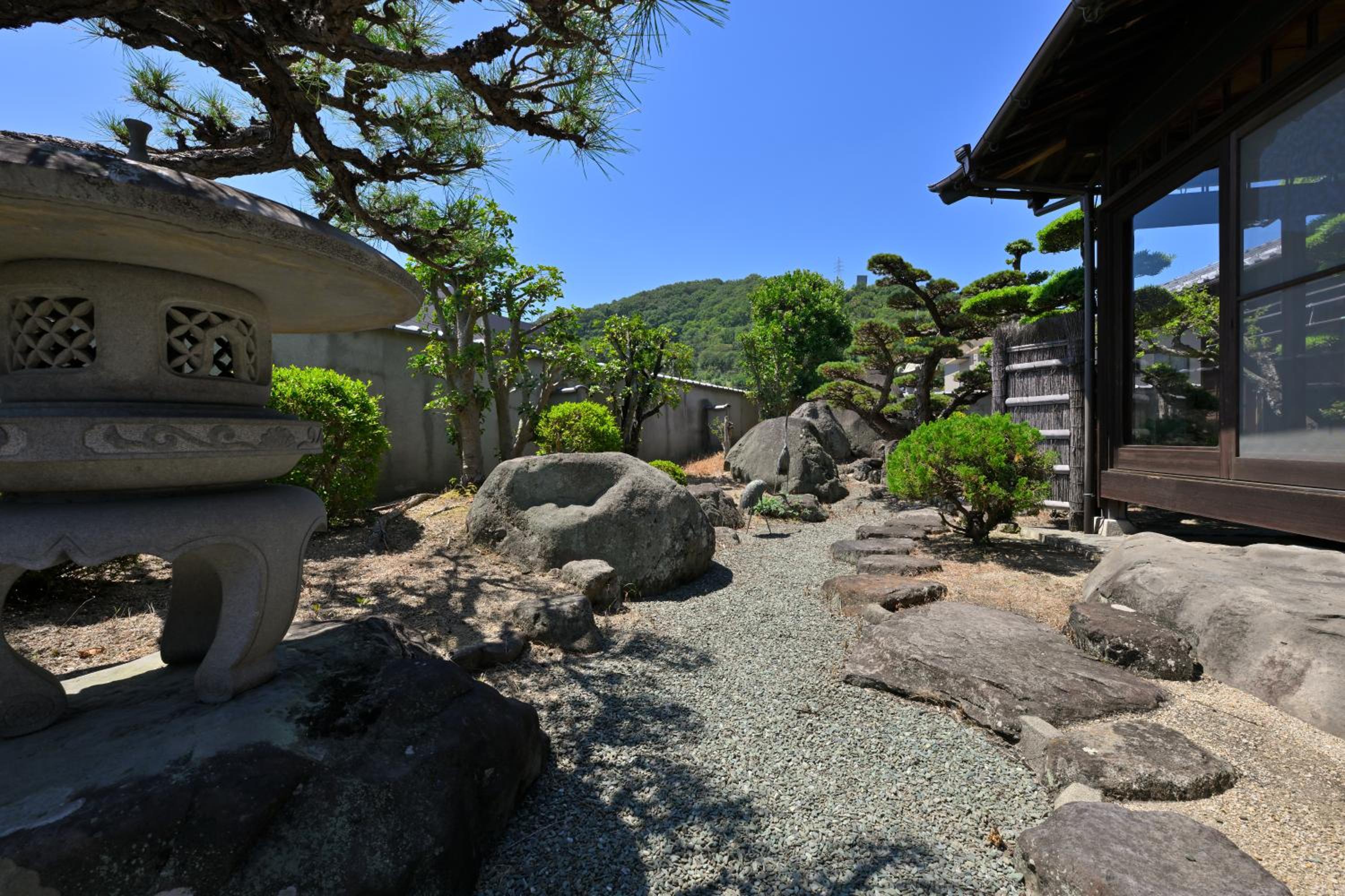 島宿栞