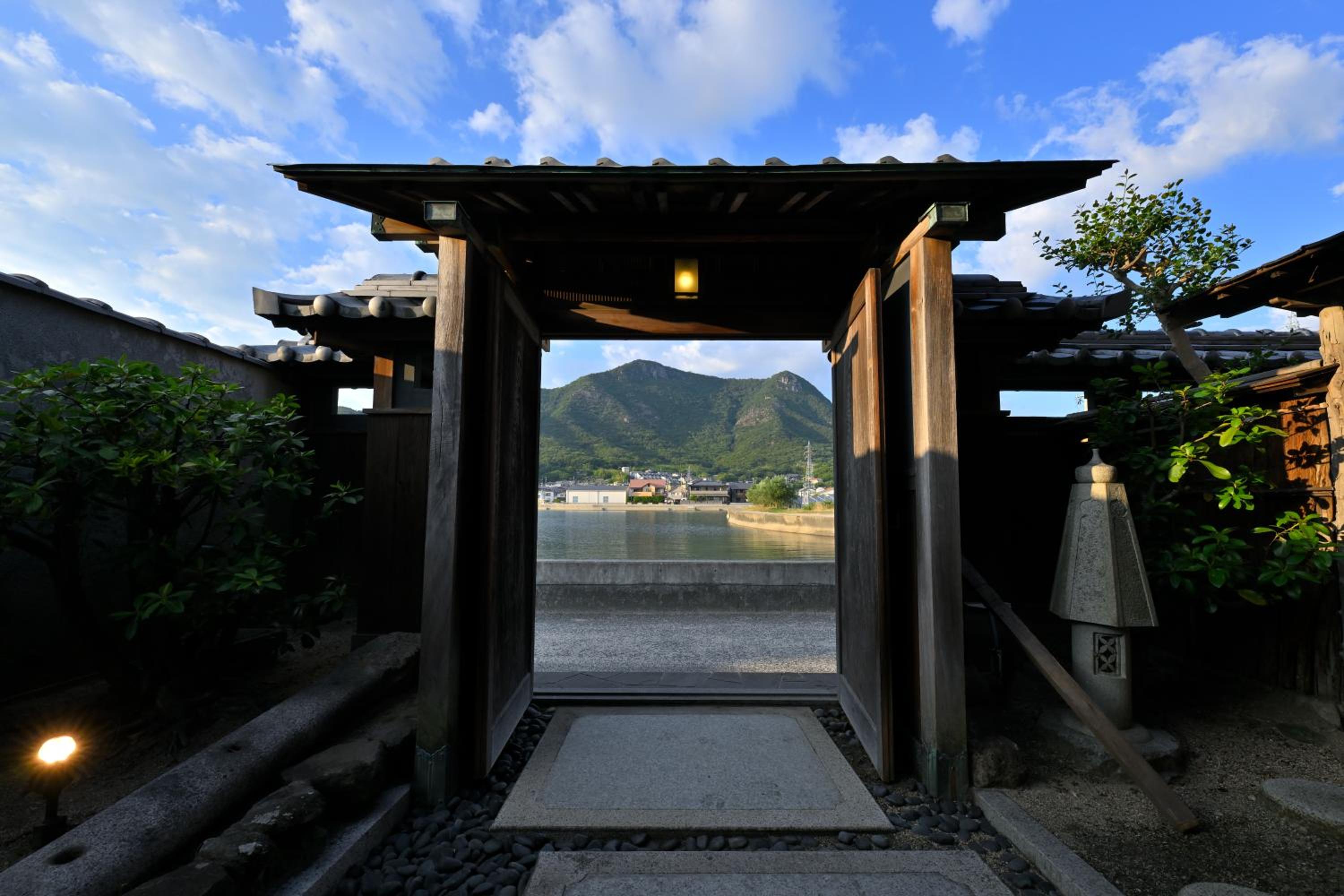 島宿栞