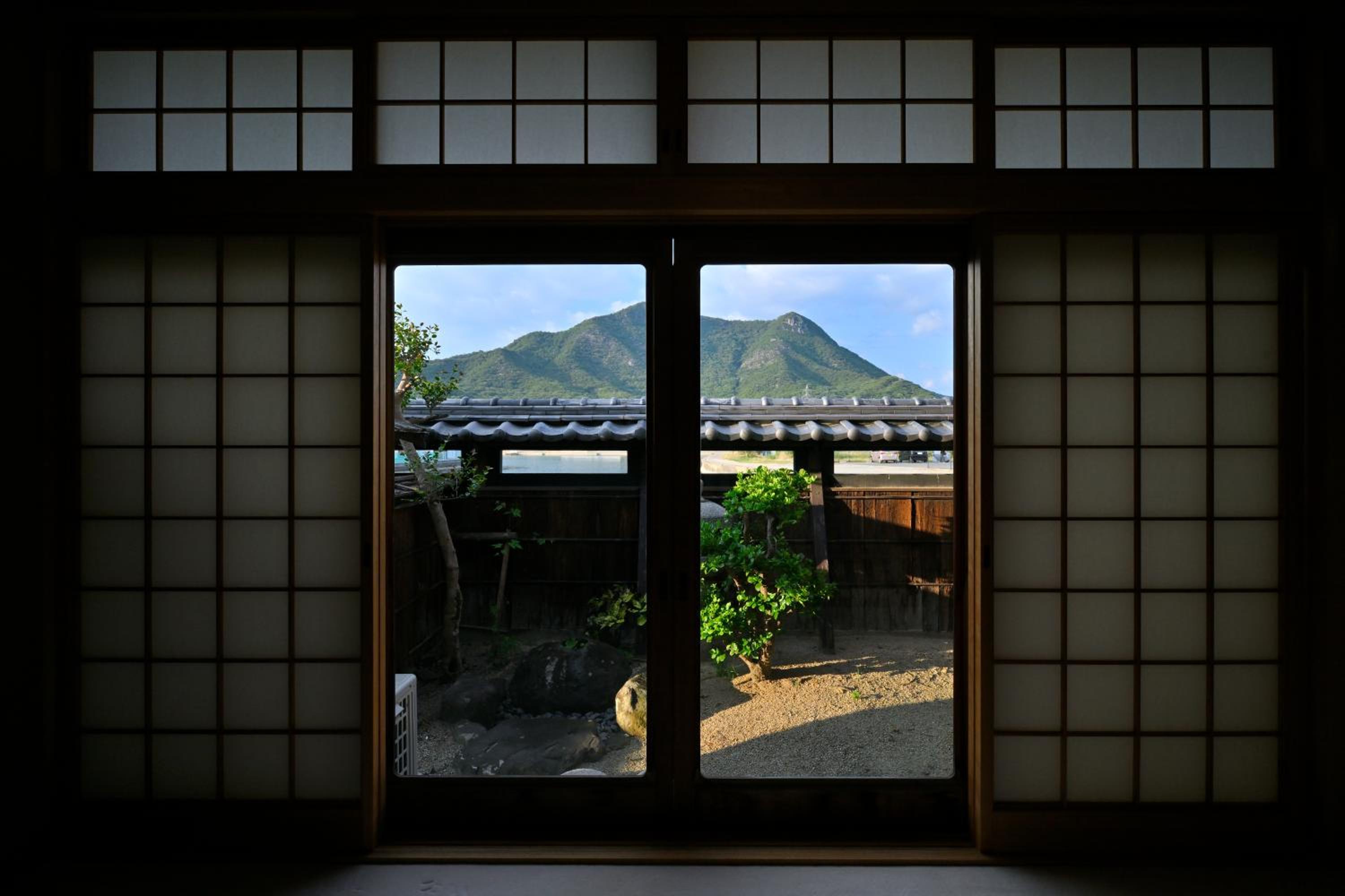 島宿栞