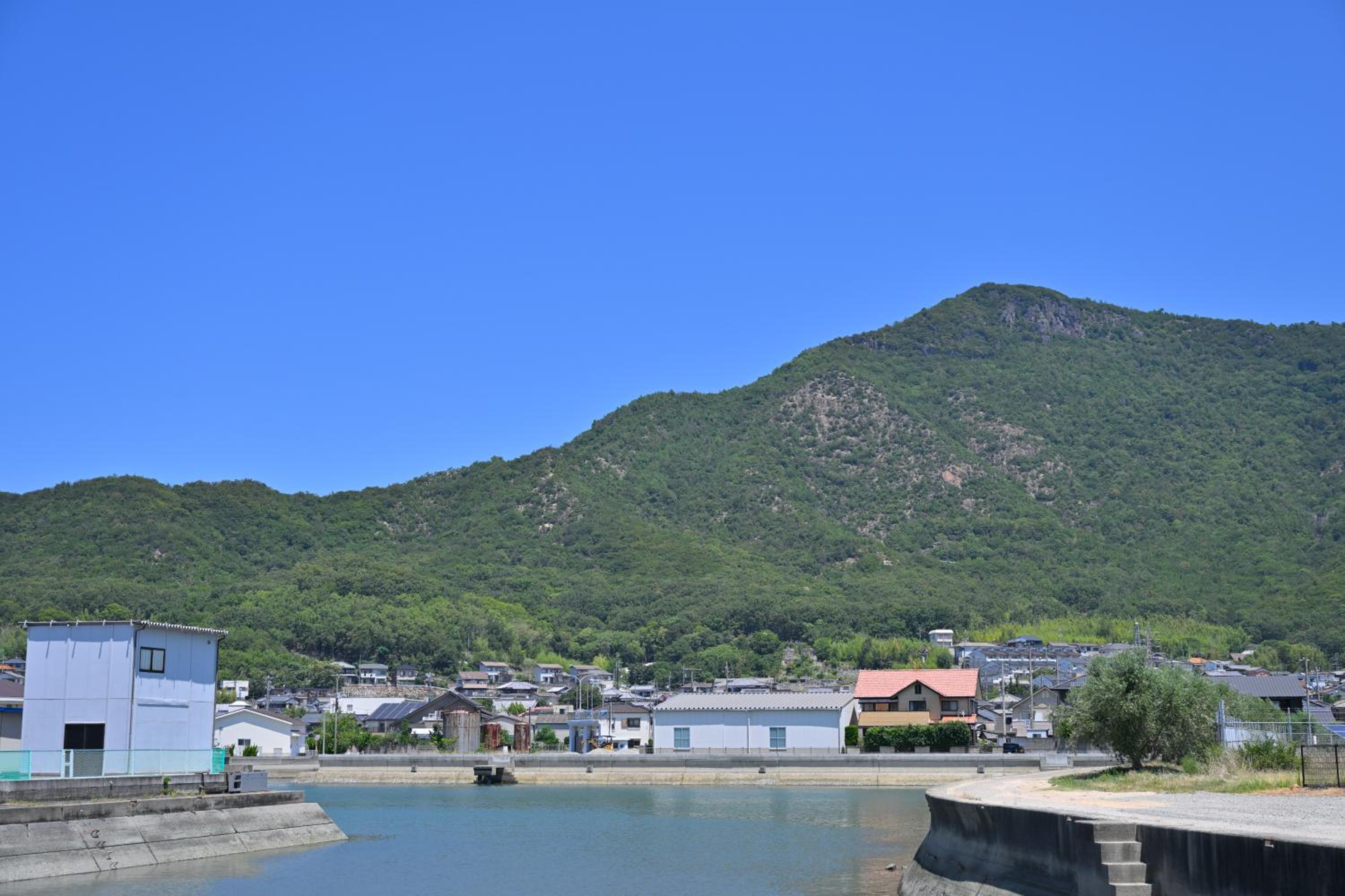 島宿栞