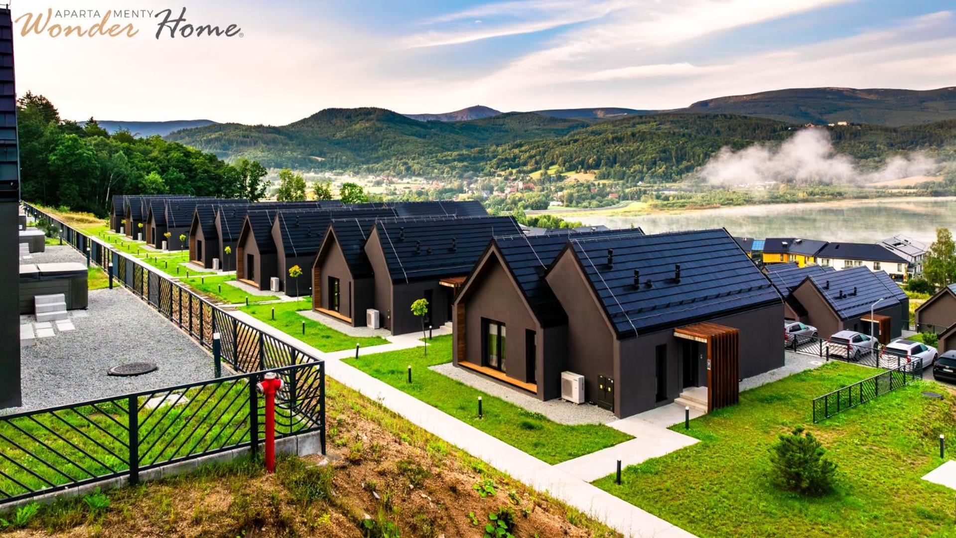 Wonder Hill - bajkowy widok na góry i zalew, strefa wellness na terenie kompleksu