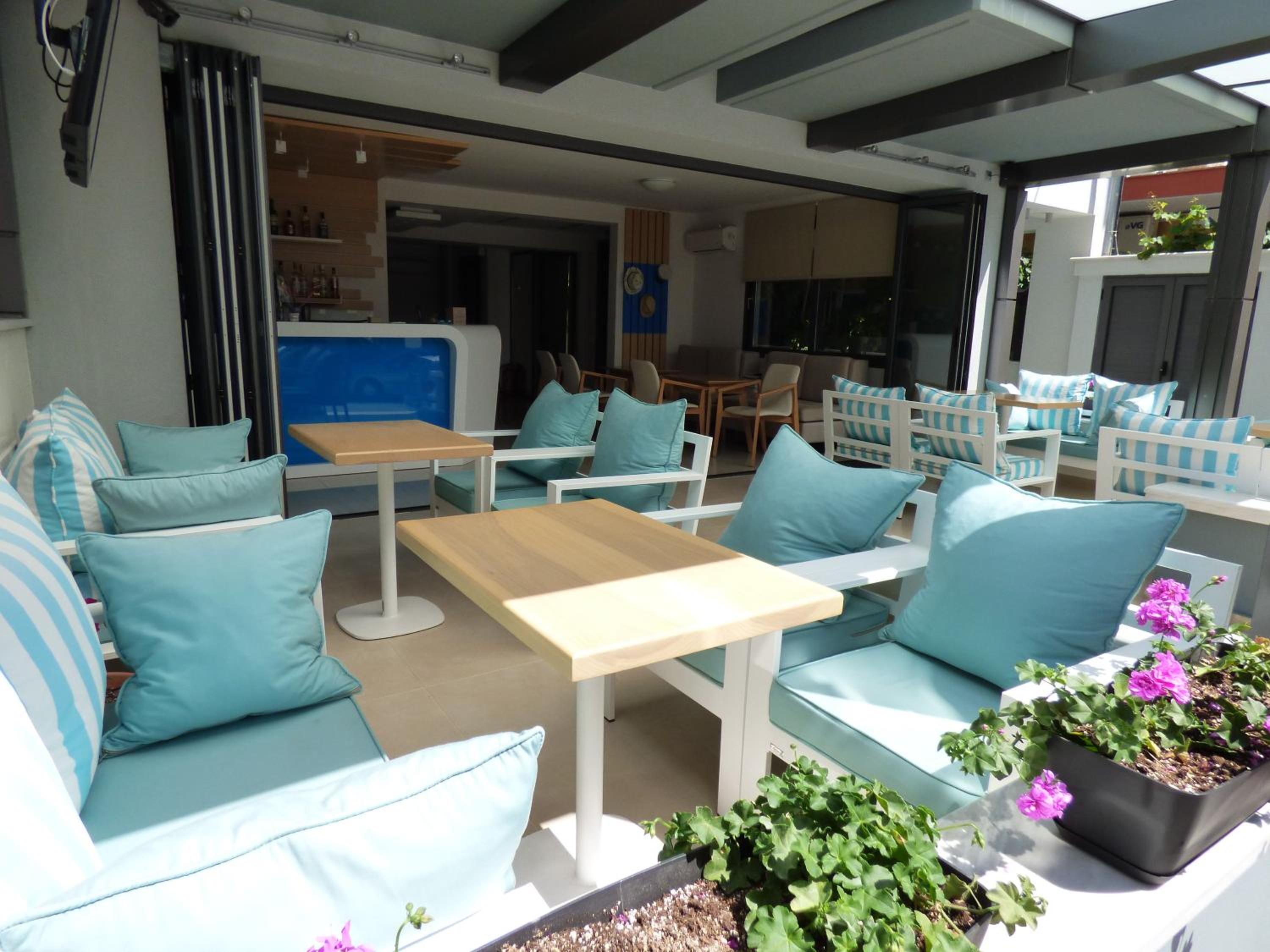 Alarzo Rooms