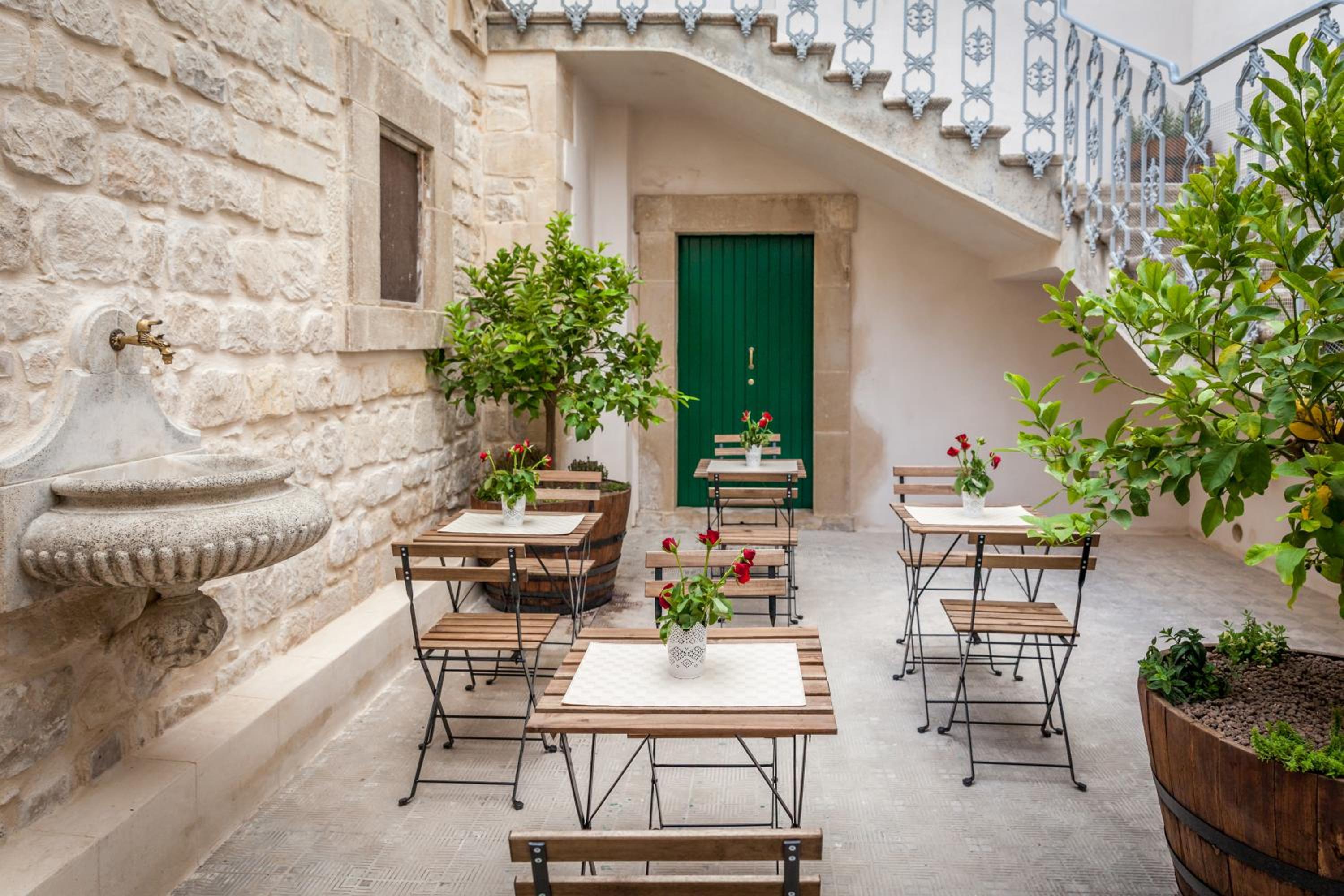 Palazzo Montalbano - main view