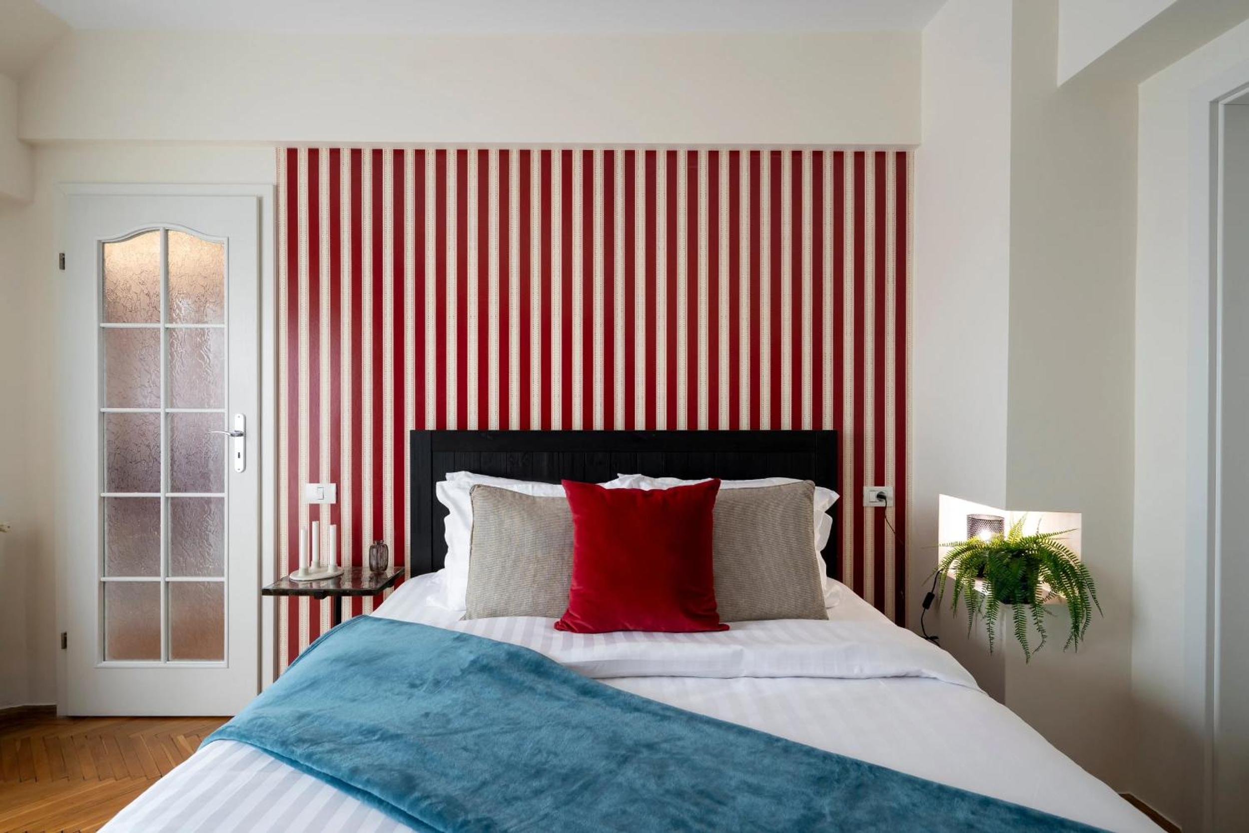 Quirky Top-Floor 1BR Nest in the Historic Center