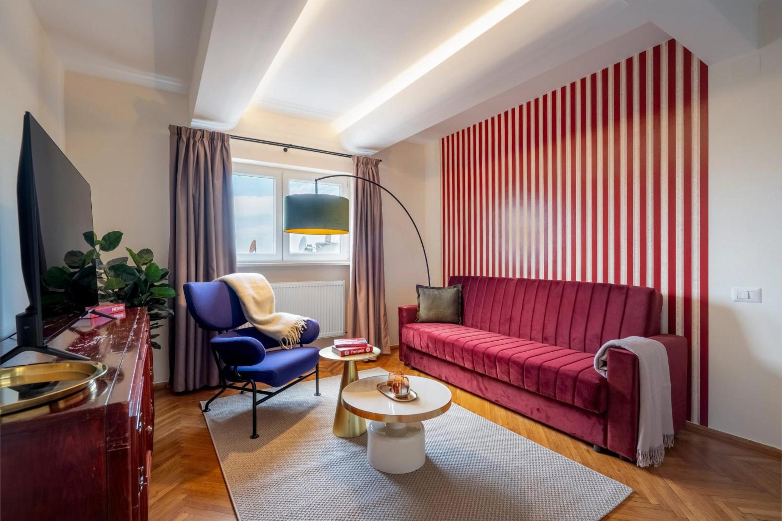 Quirky Top-Floor 1BR Nest in the Historic Center