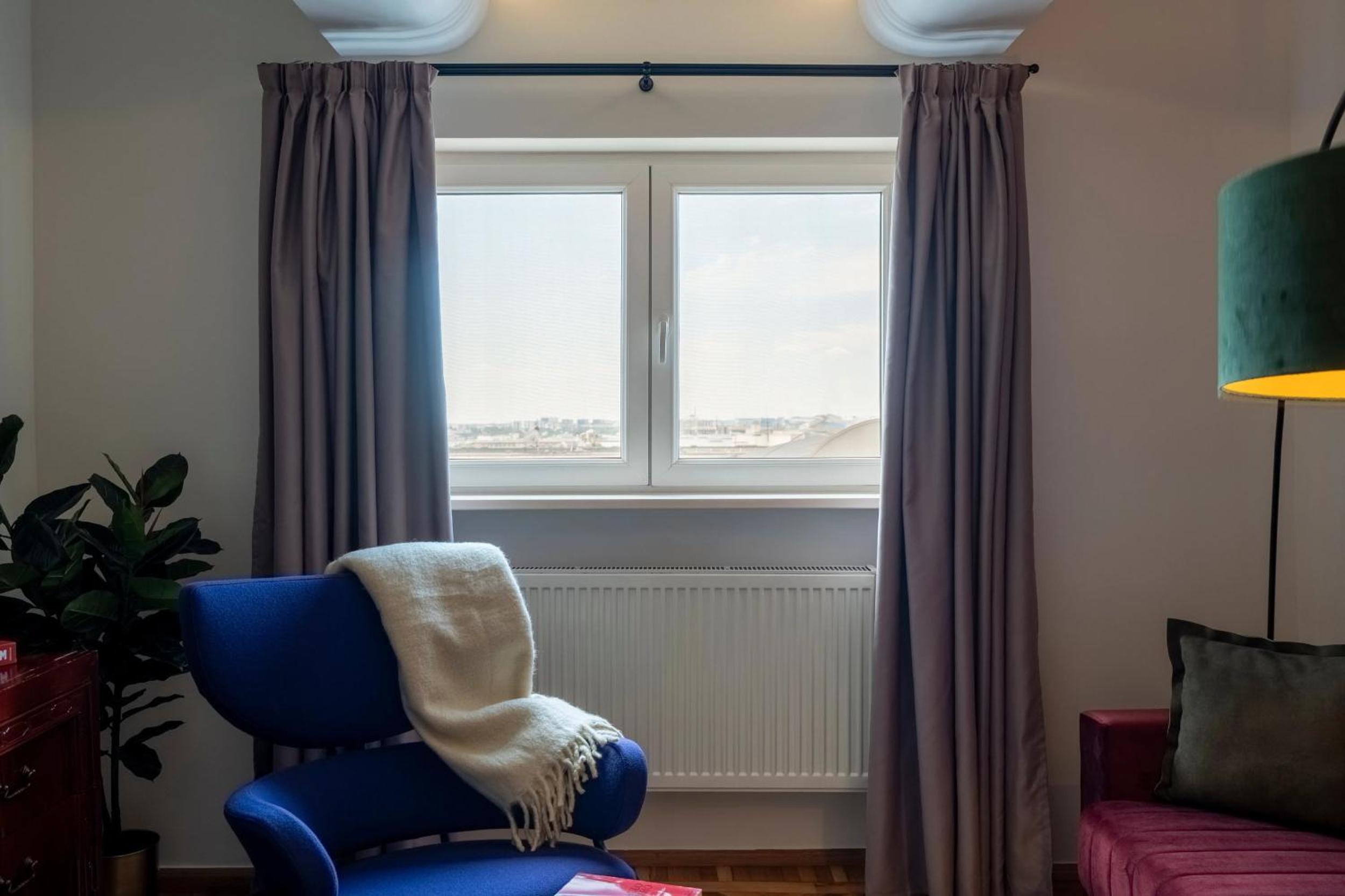 Quirky Top-Floor 1BR Nest in the Historic Center