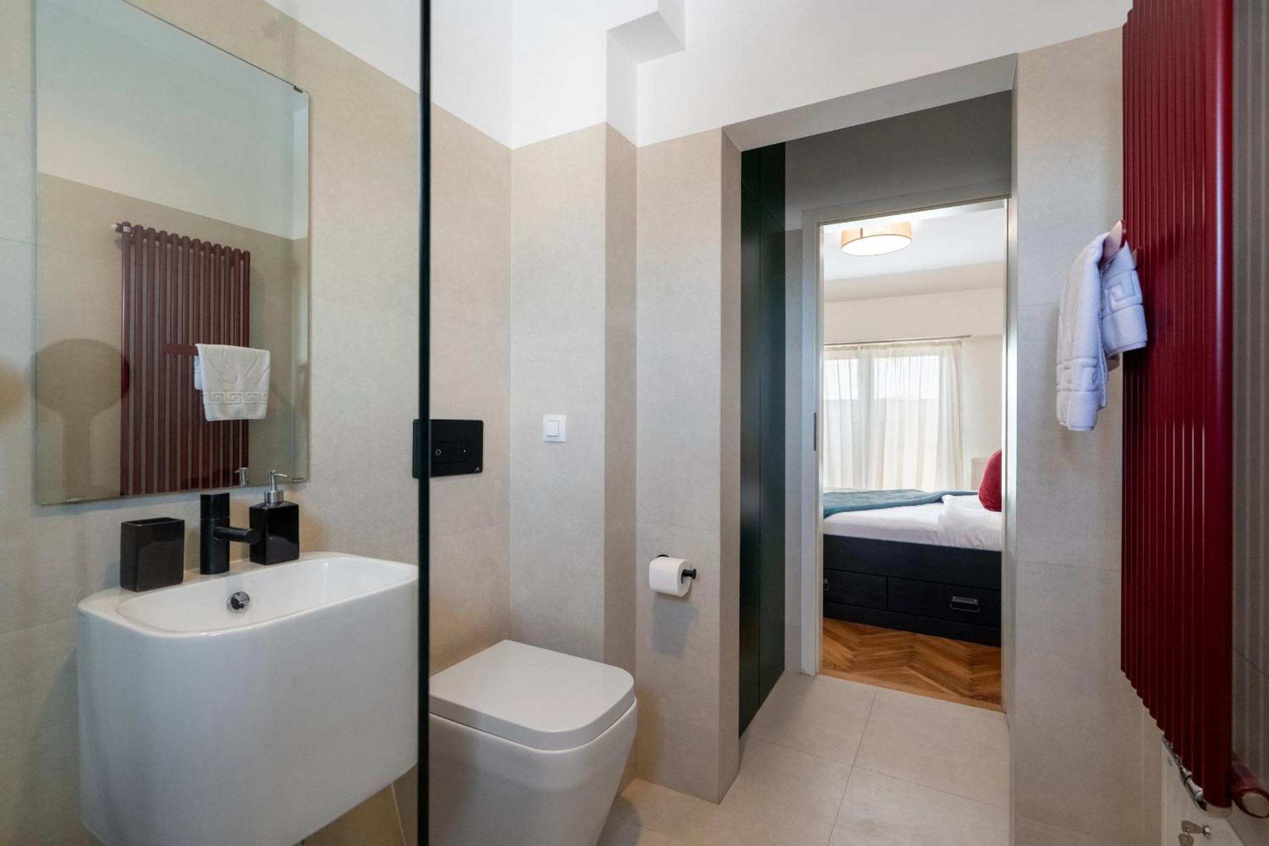 Quirky Top-Floor 1BR Nest in the Historic Center