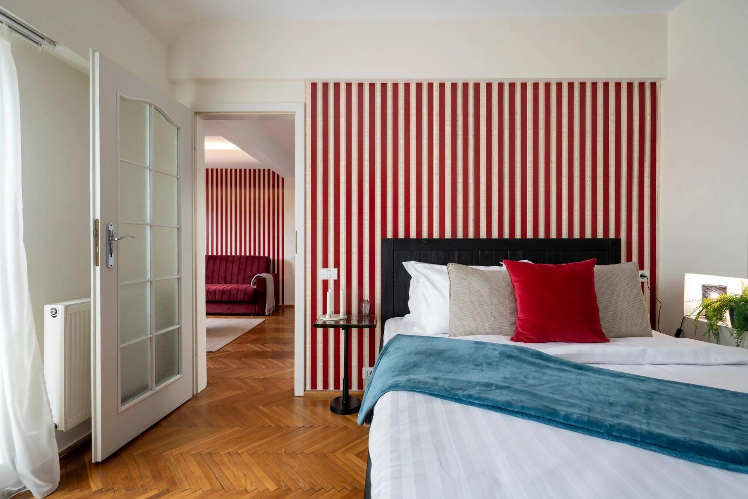 Quirky Top-Floor 1BR Nest in the Historic Center