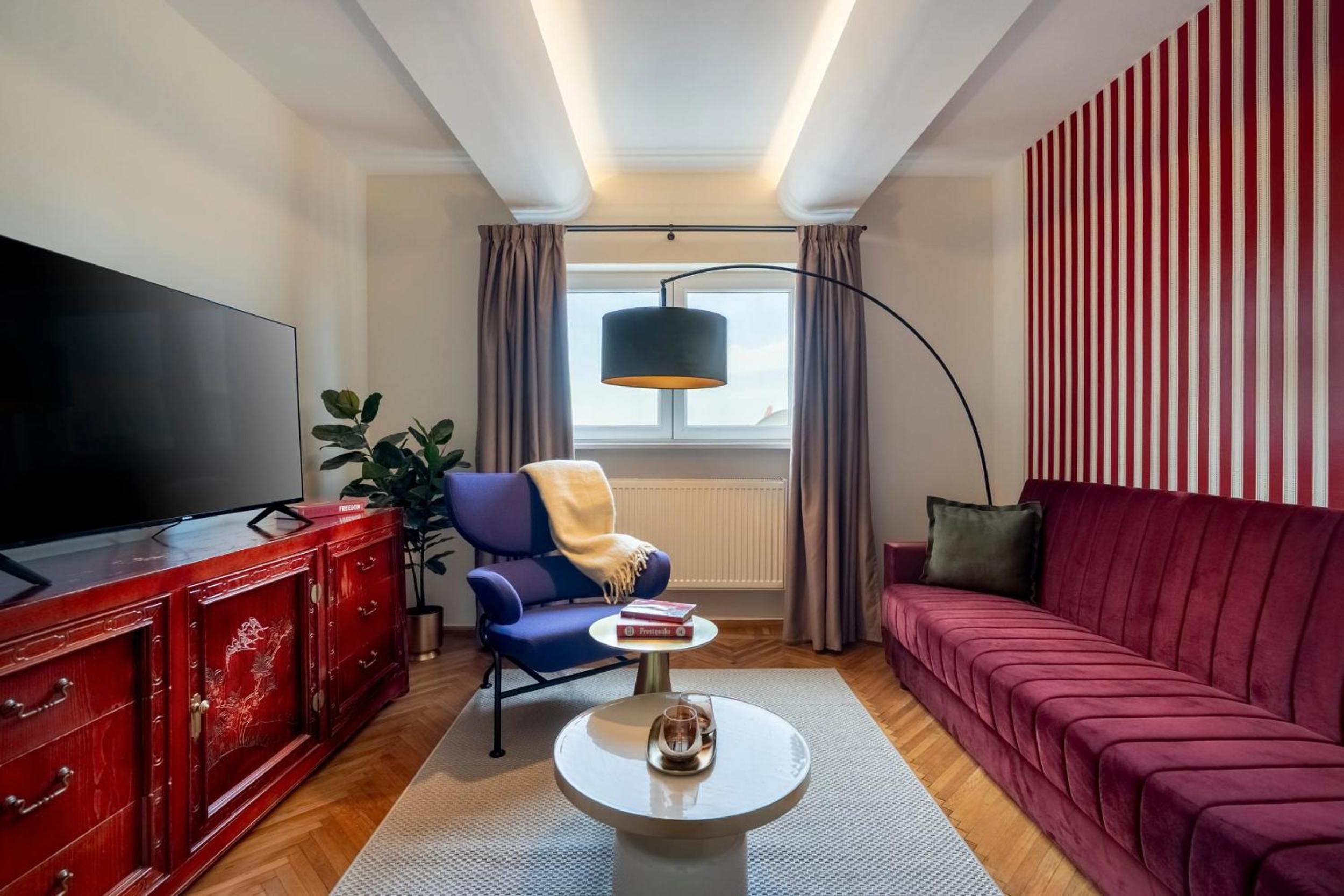 Quirky Top-Floor 1BR Nest in the Historic Center