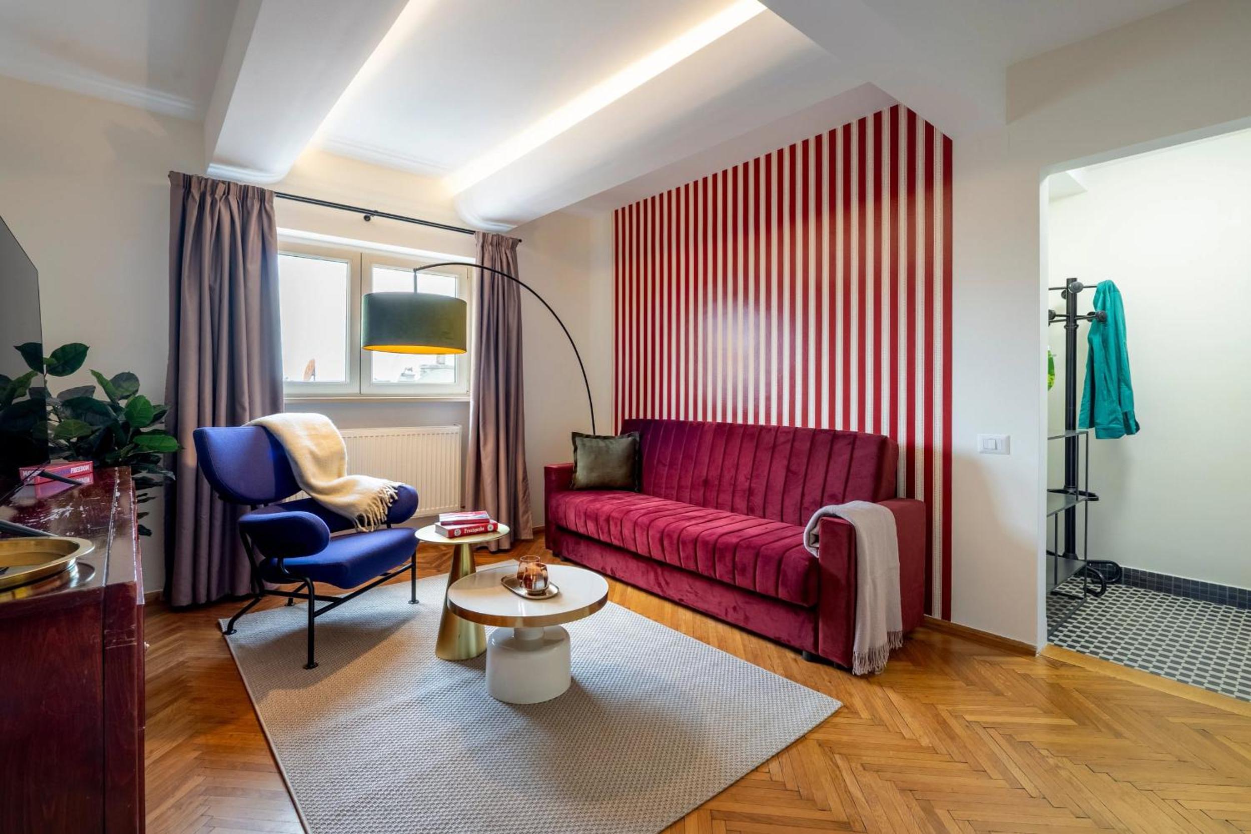 Quirky Top-Floor 1BR Nest in the Historic Center