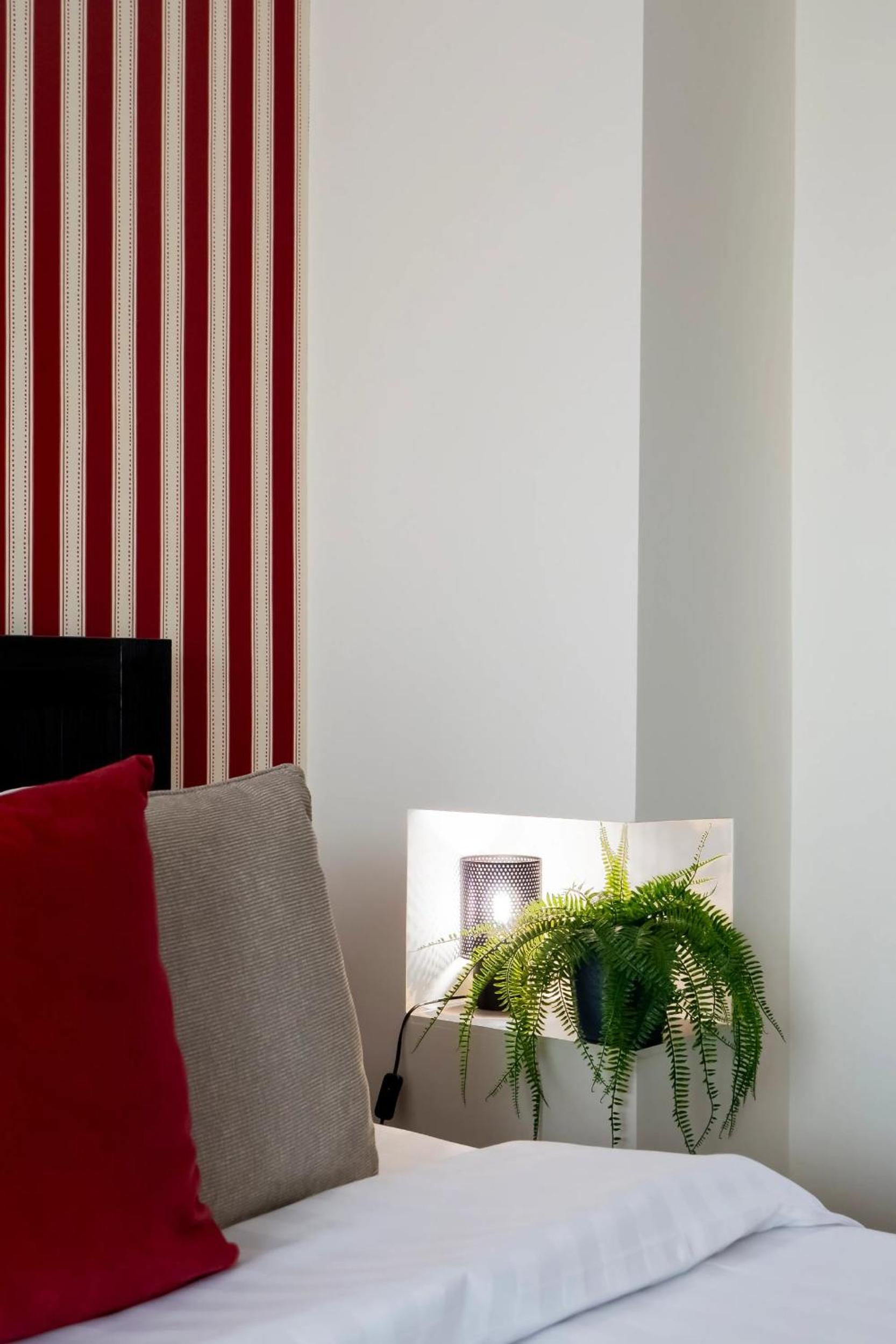 Quirky Top-Floor 1BR Nest in the Historic Center
