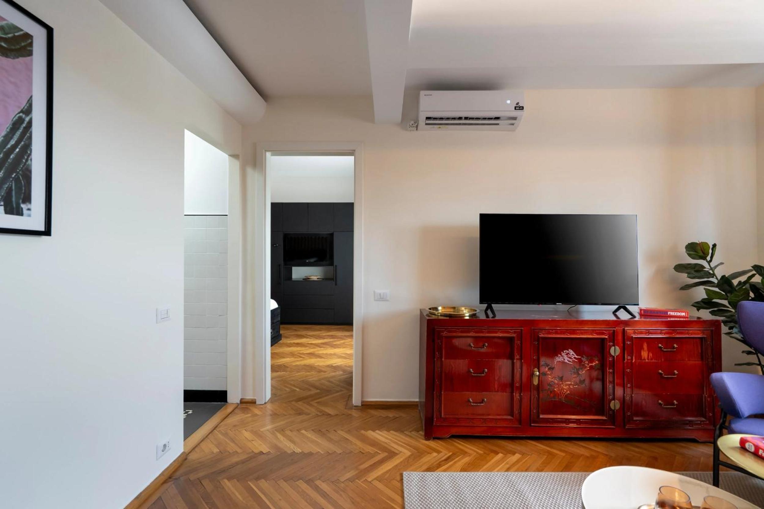 Quirky Top-Floor 1BR Nest in the Historic Center