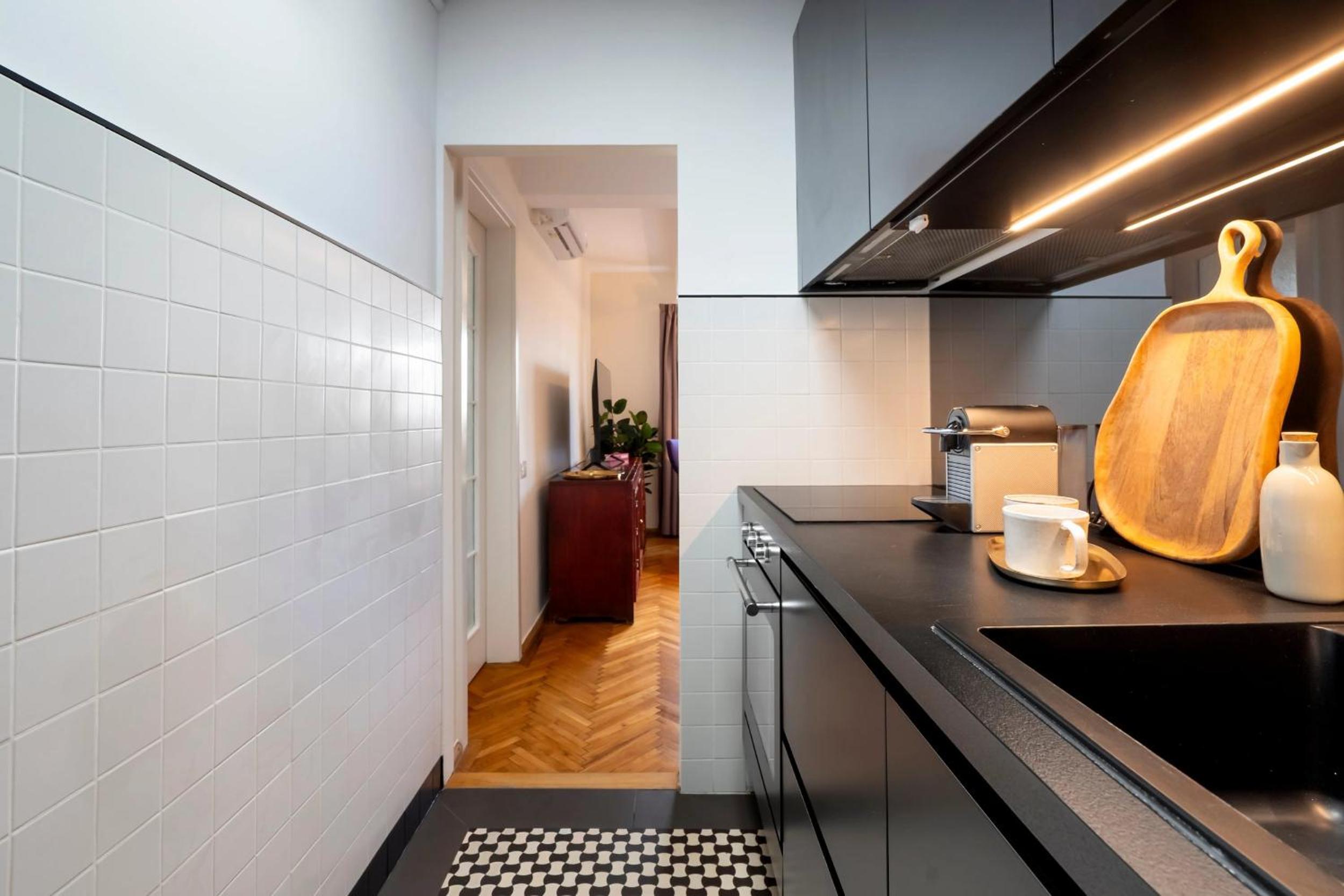 Quirky Top-Floor 1BR Nest in the Historic Center