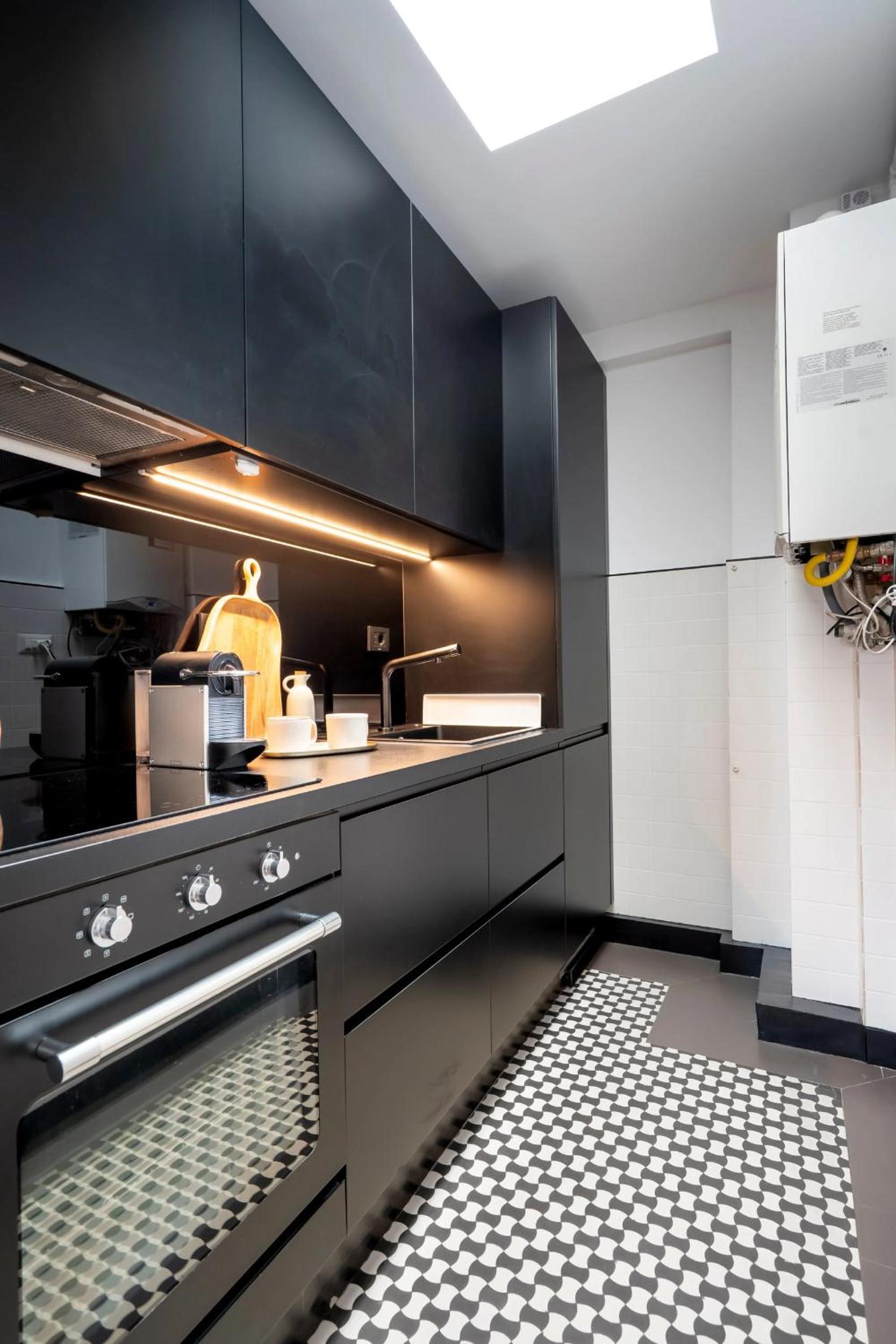 Quirky Top-Floor 1BR Nest in the Historic Center