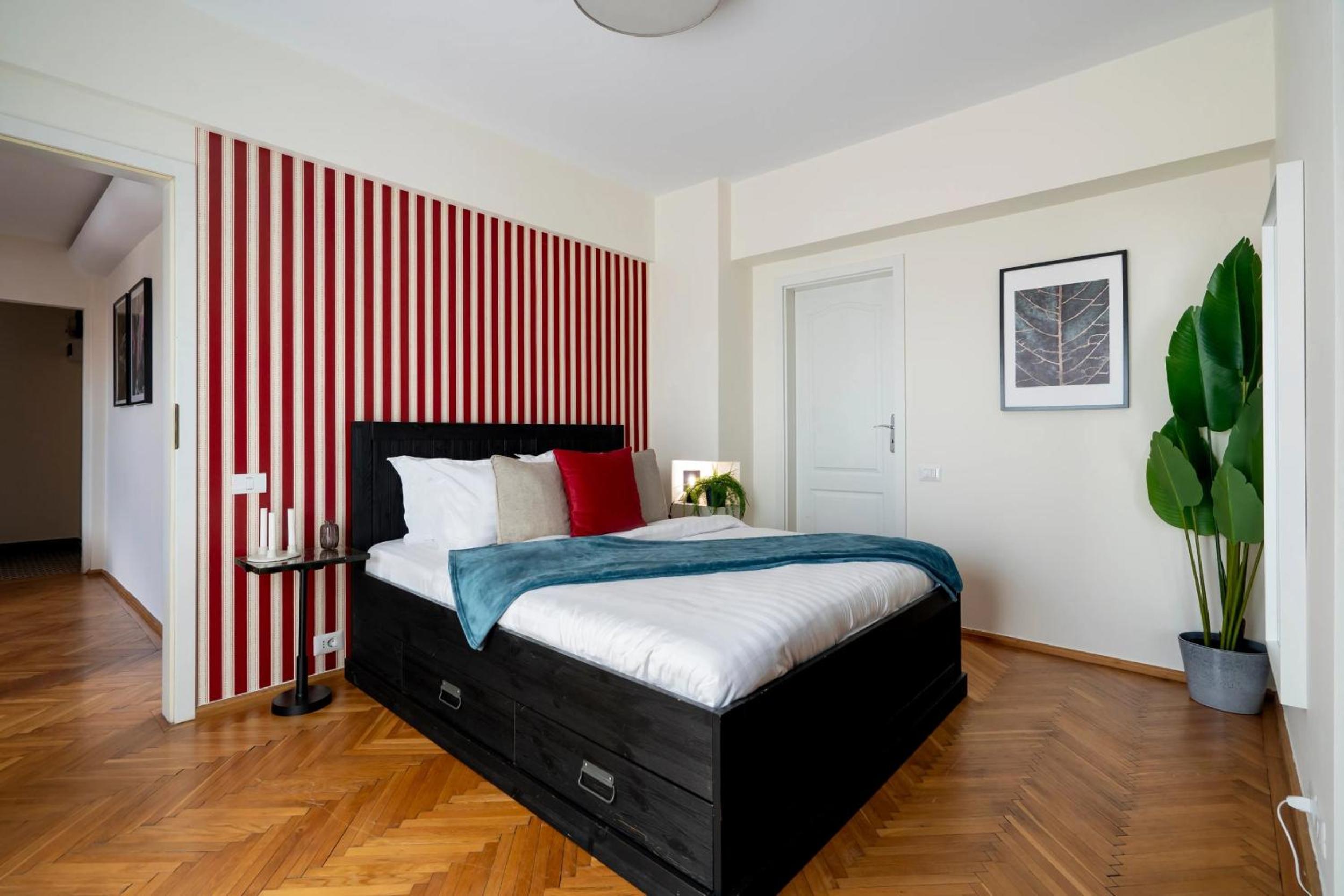 Quirky Top-Floor 1BR Nest in the Historic Center