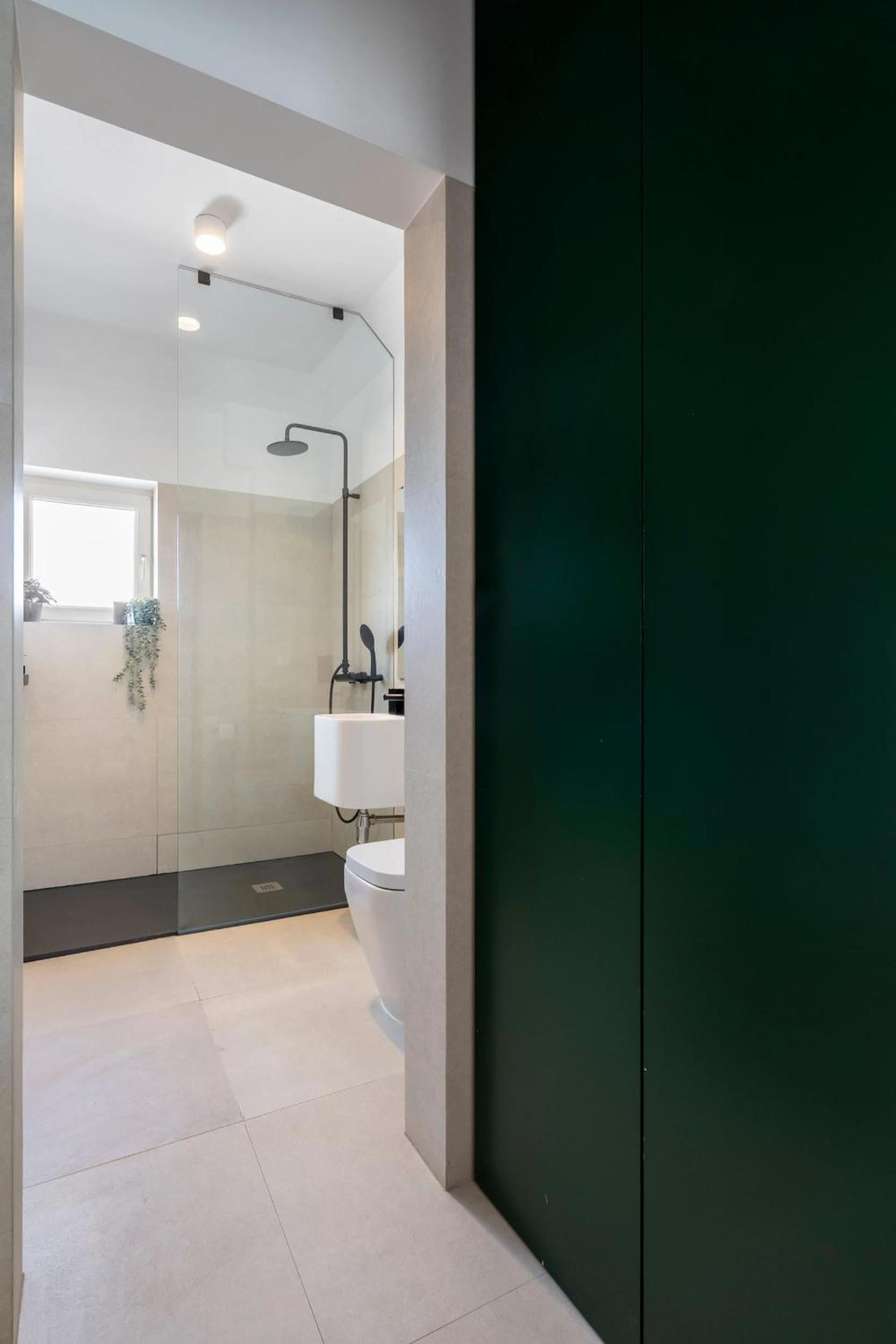 Quirky Top-Floor 1BR Nest in the Historic Center